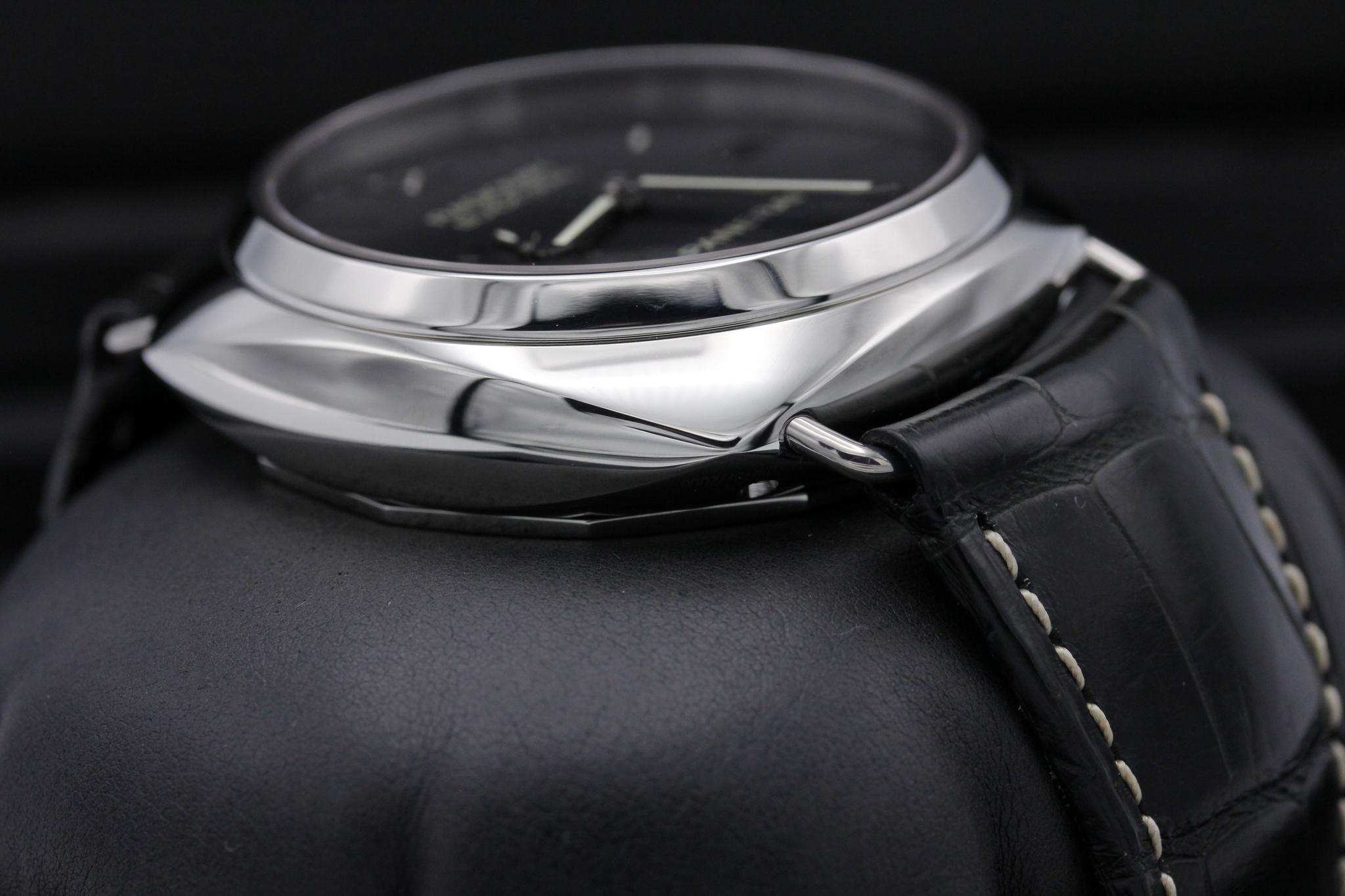Watch Image 6