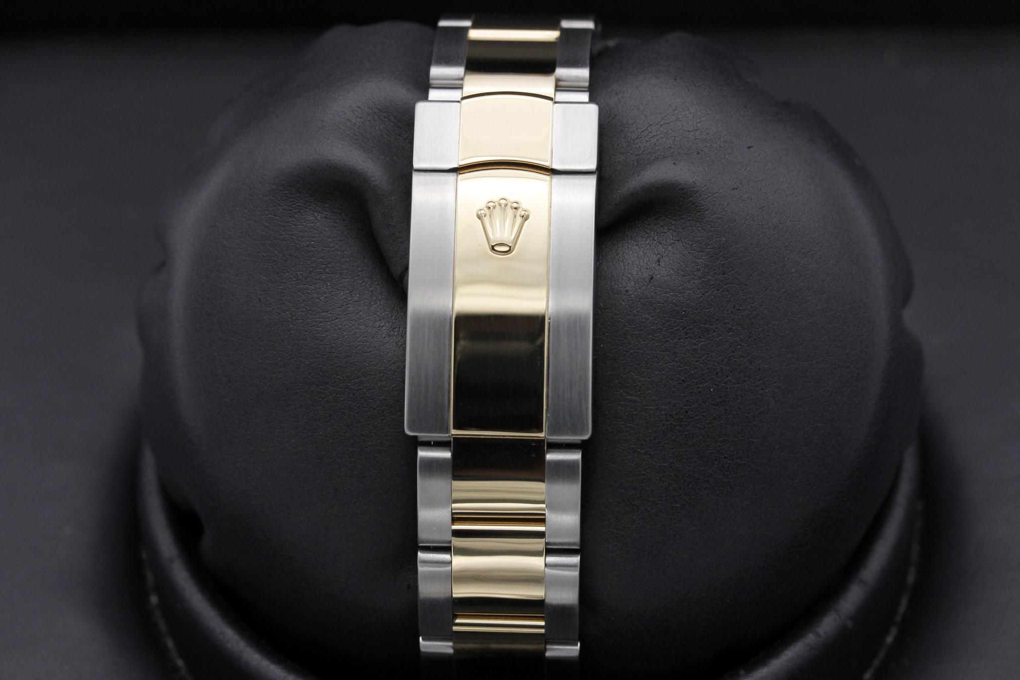 Watch Image 8