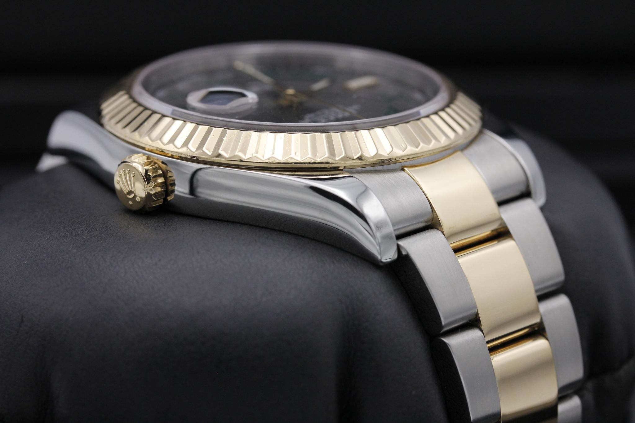 Watch Image 4