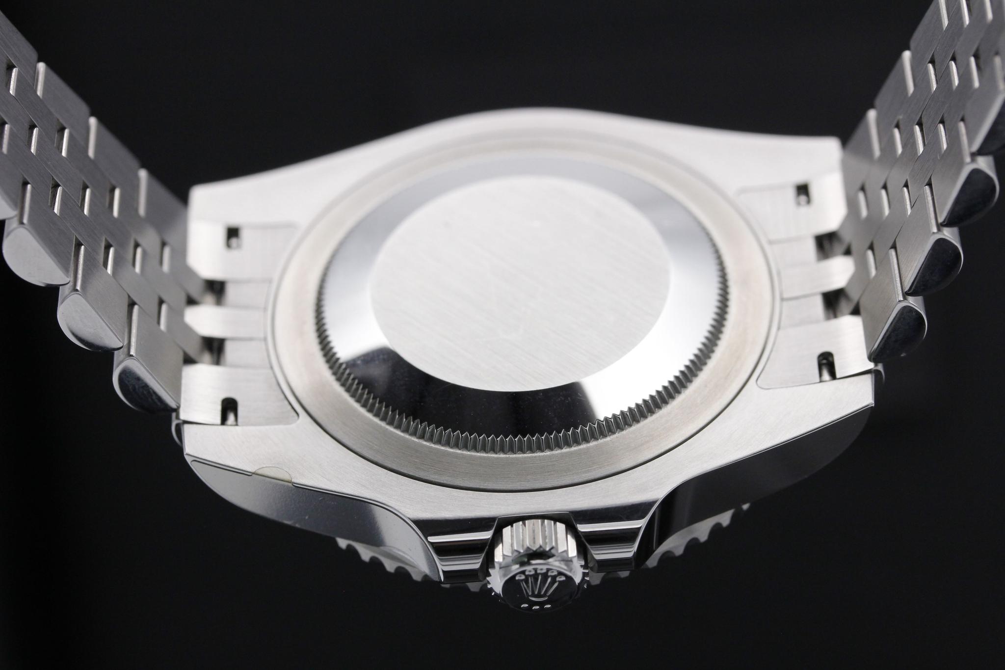Watch Image 7
