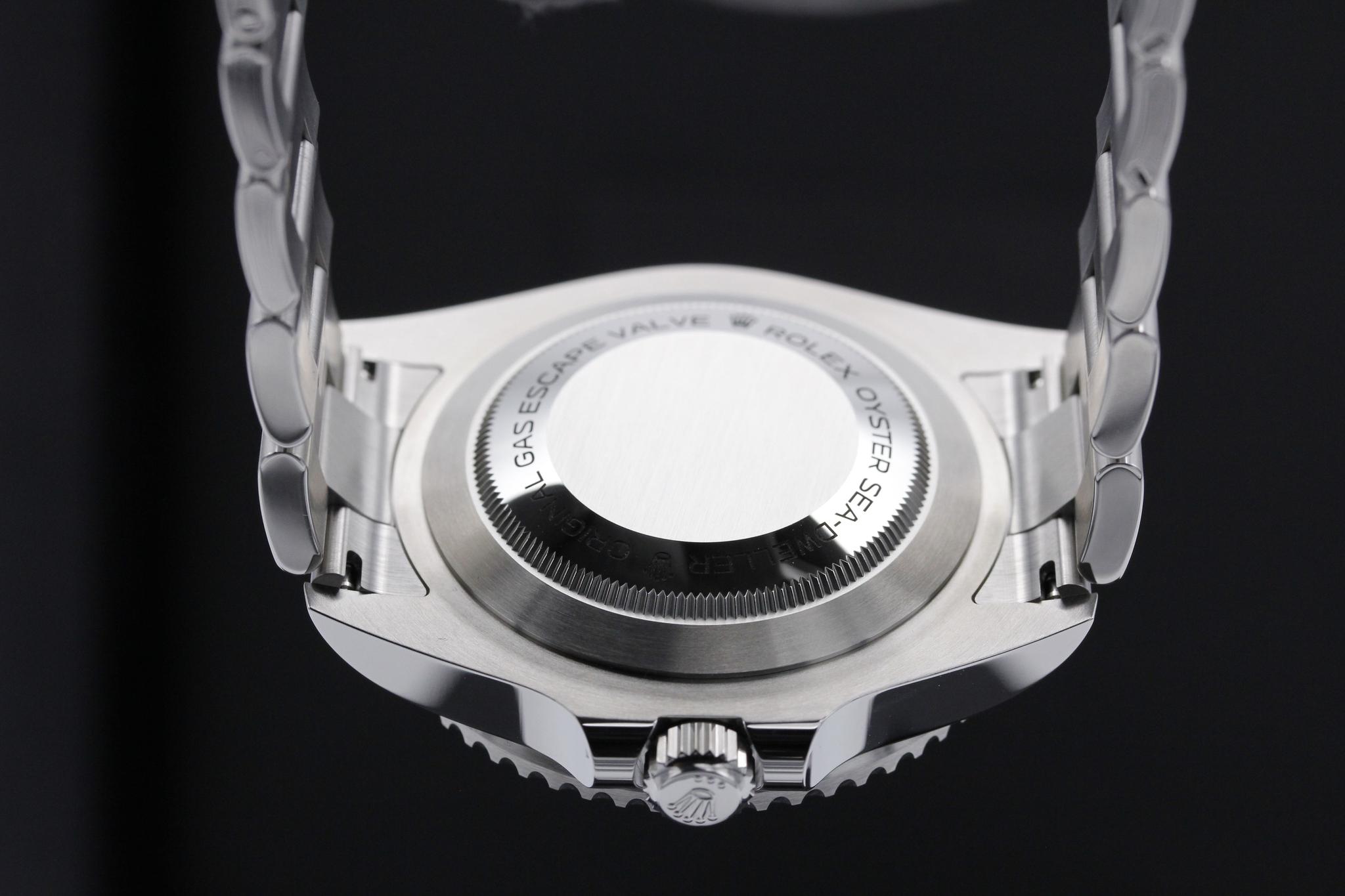Watch Image 7