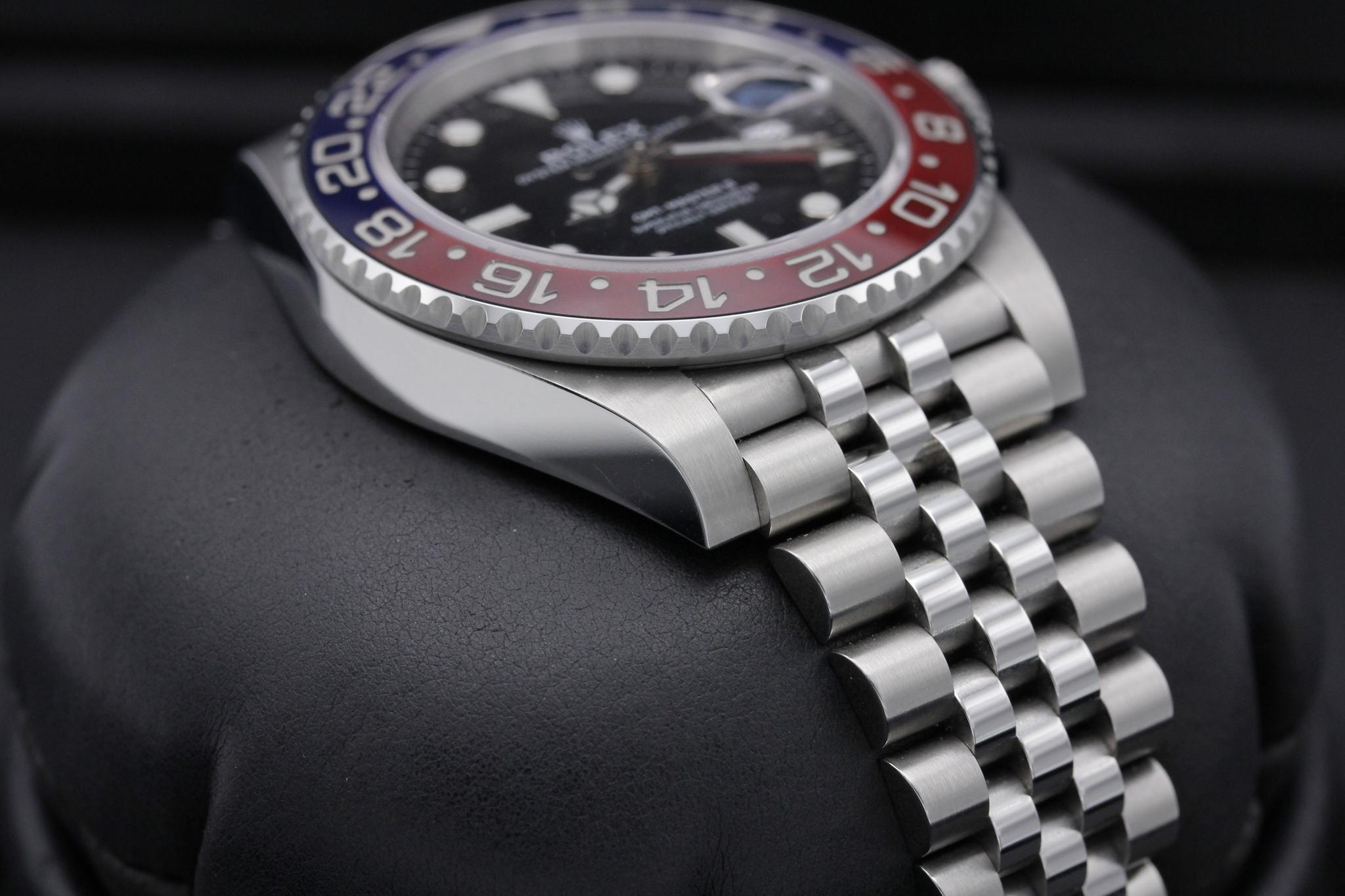 Watch Image 6