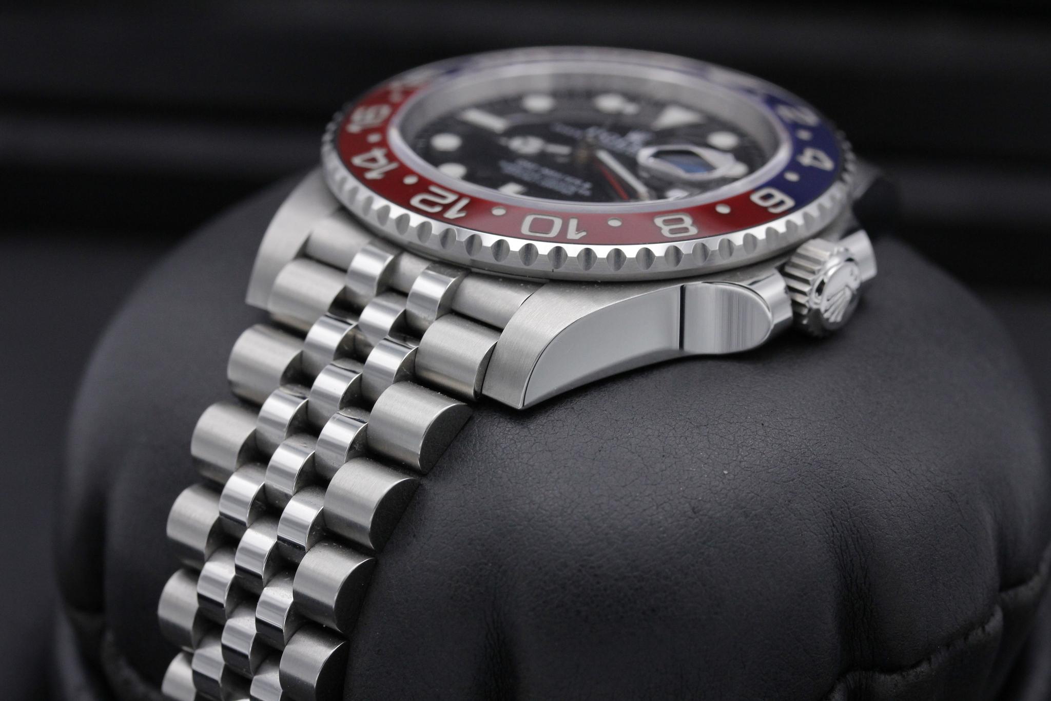 Watch Image 2