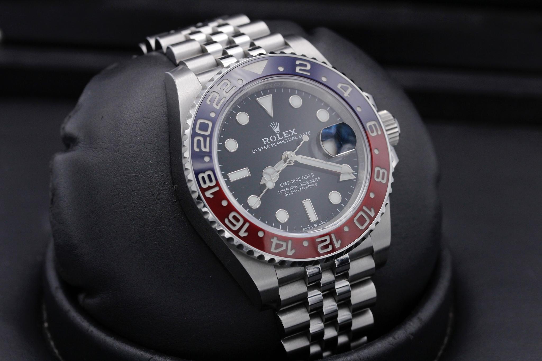 Watch Image 10