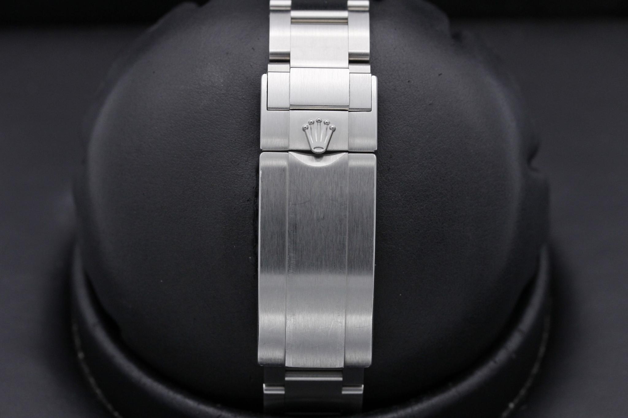 Watch Image 8