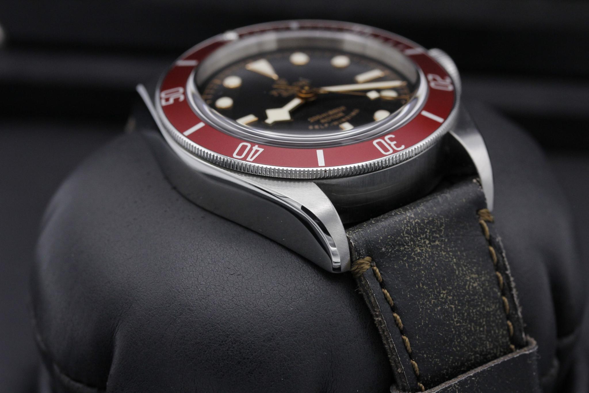 Watch Image 6