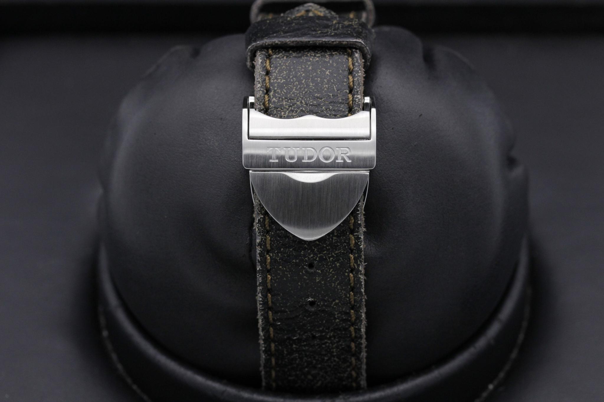 Watch Image 8