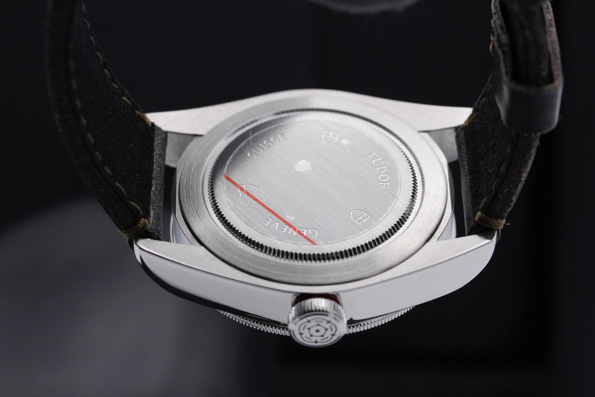 Watch Image 7