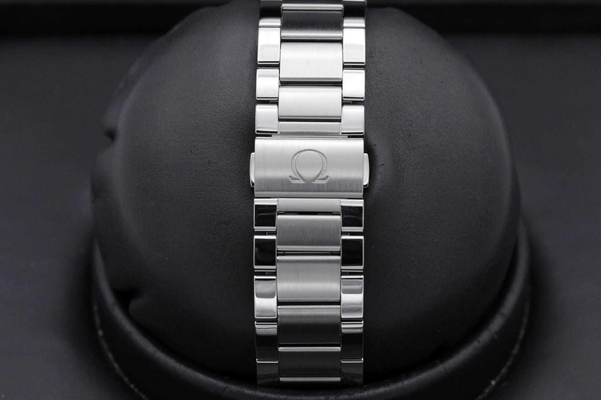 Watch Image 8