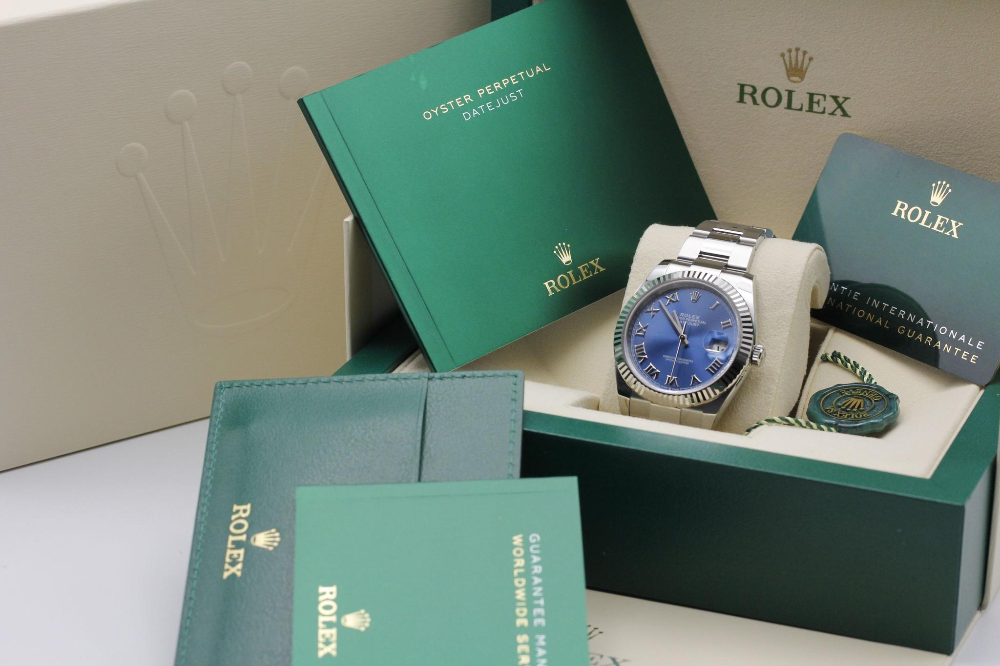 Watch Image 11