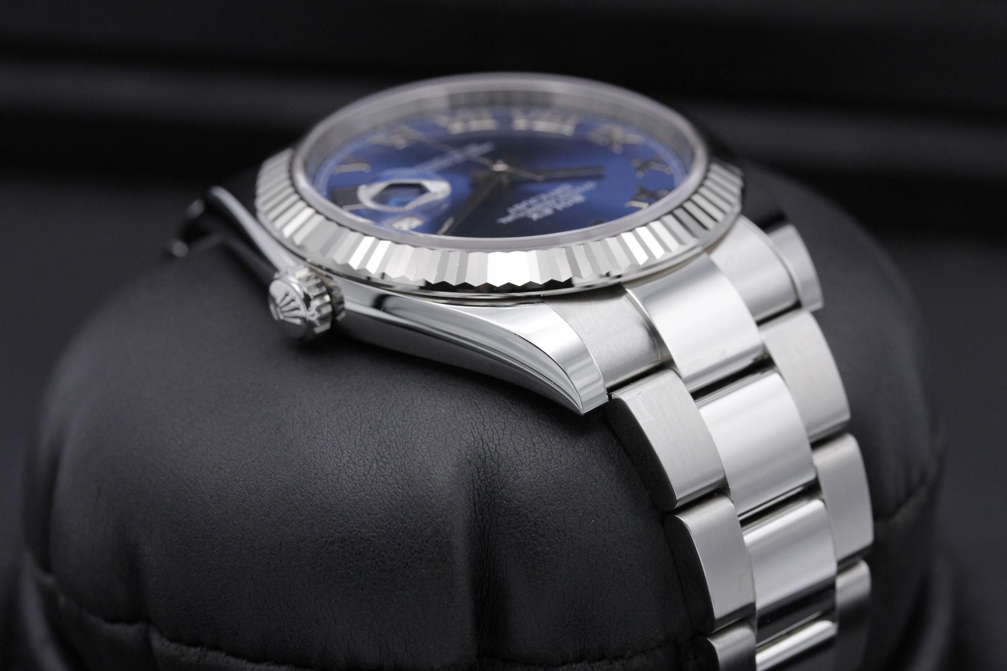Watch Image 4