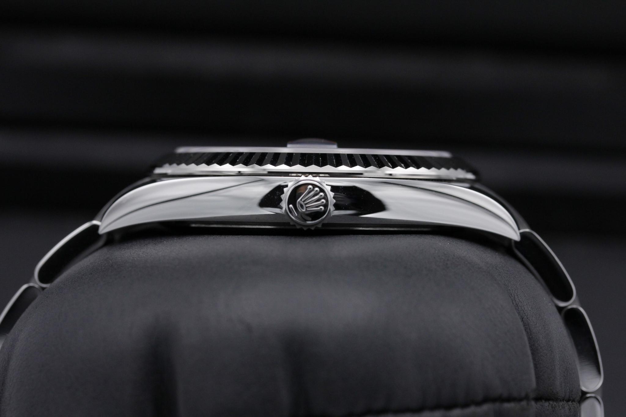 Watch Image 3