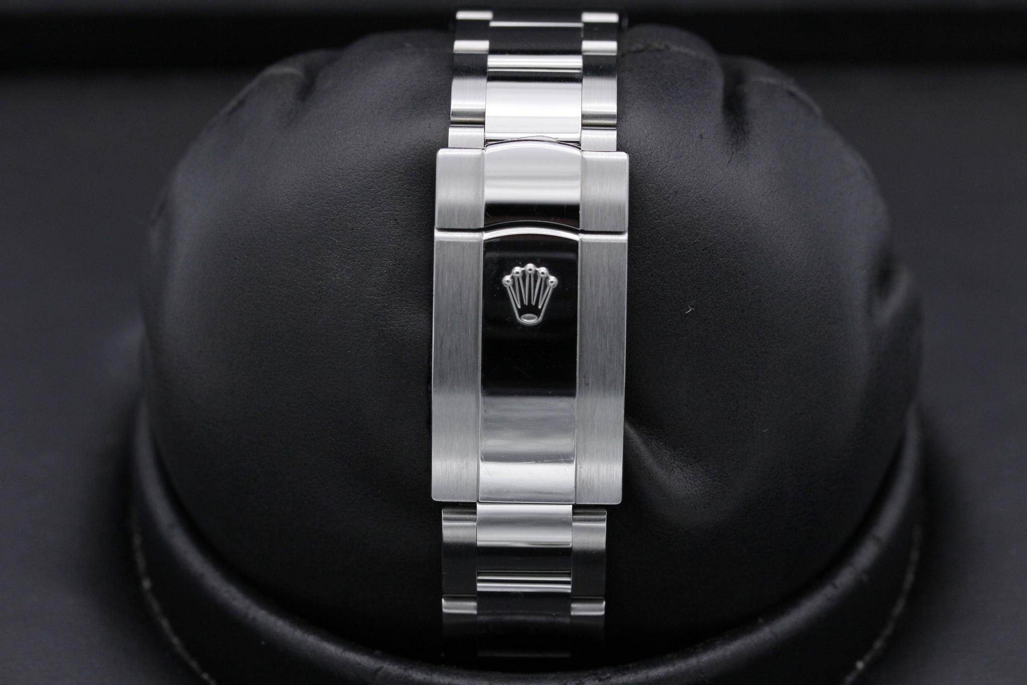 Watch Image 8