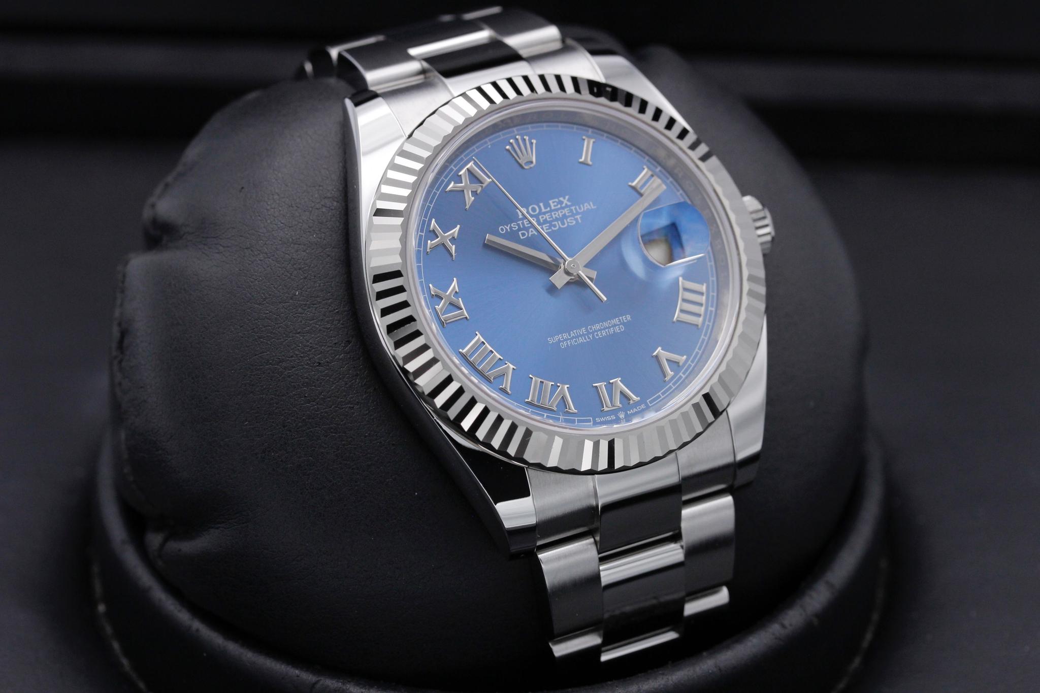 Watch Image 10