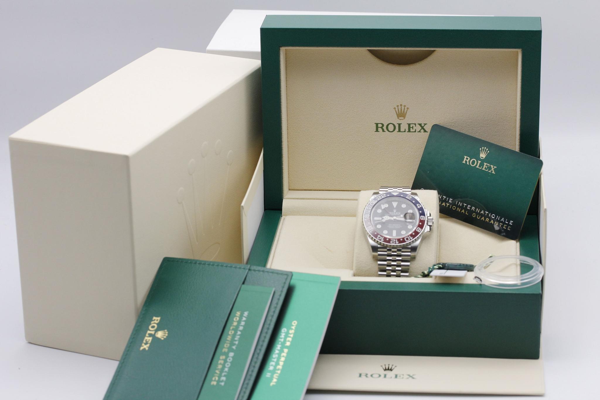 Watch Image 11