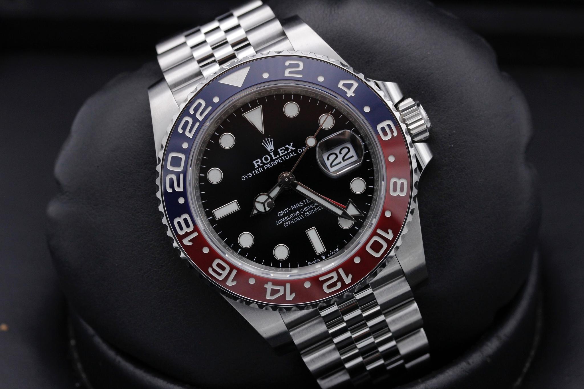 Watch Image 9