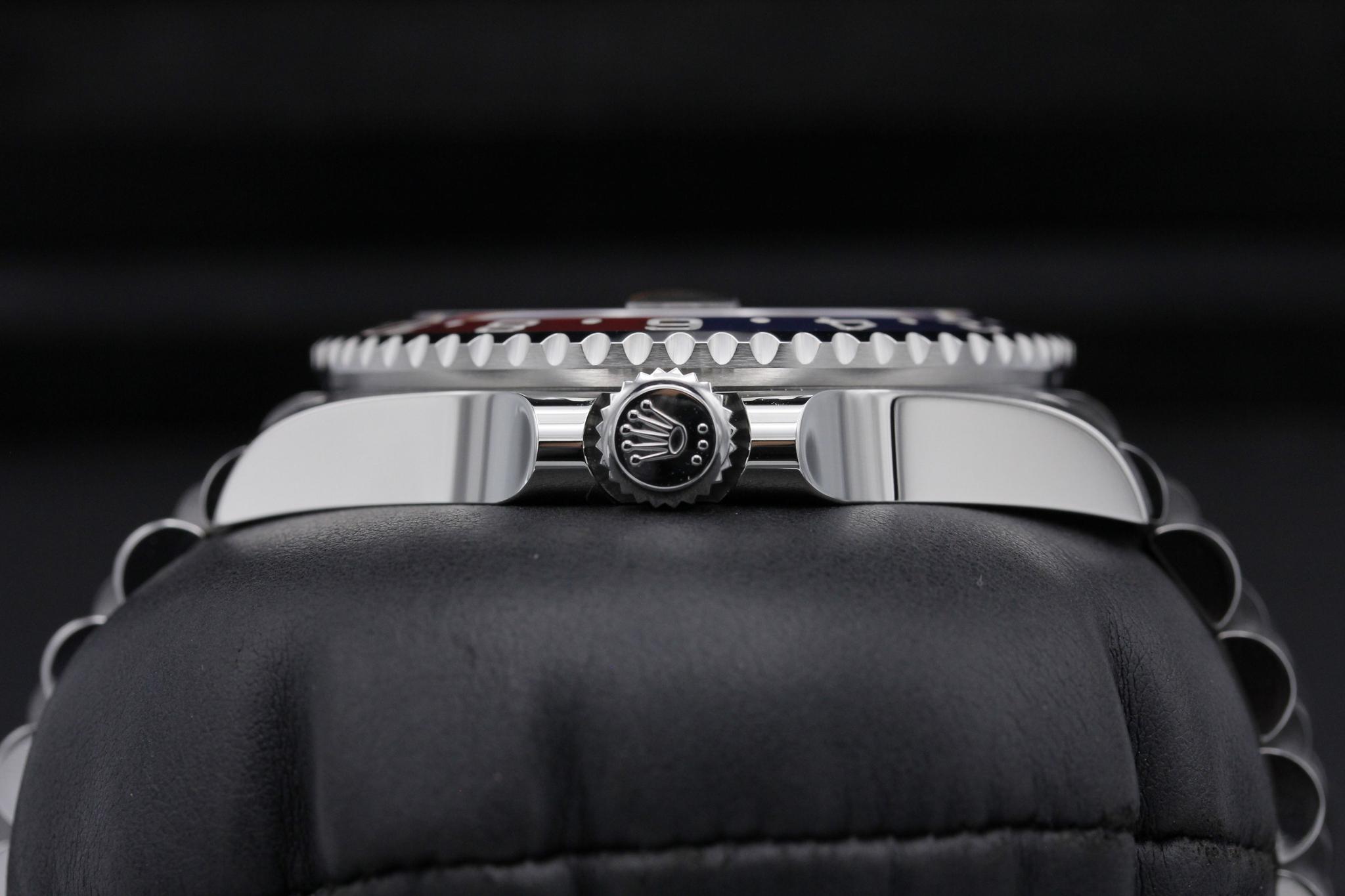 Watch Image 3