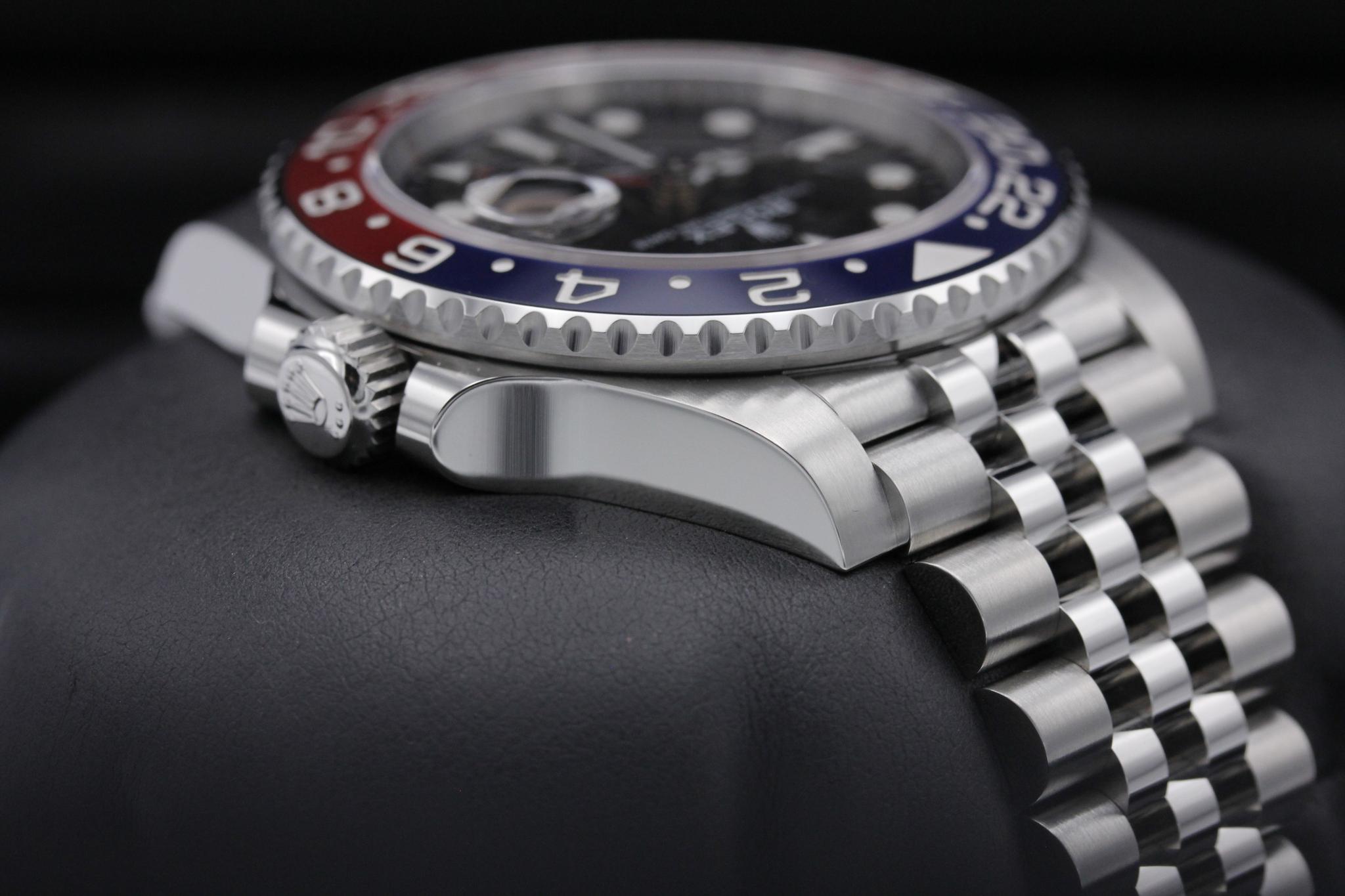 Watch Image 4