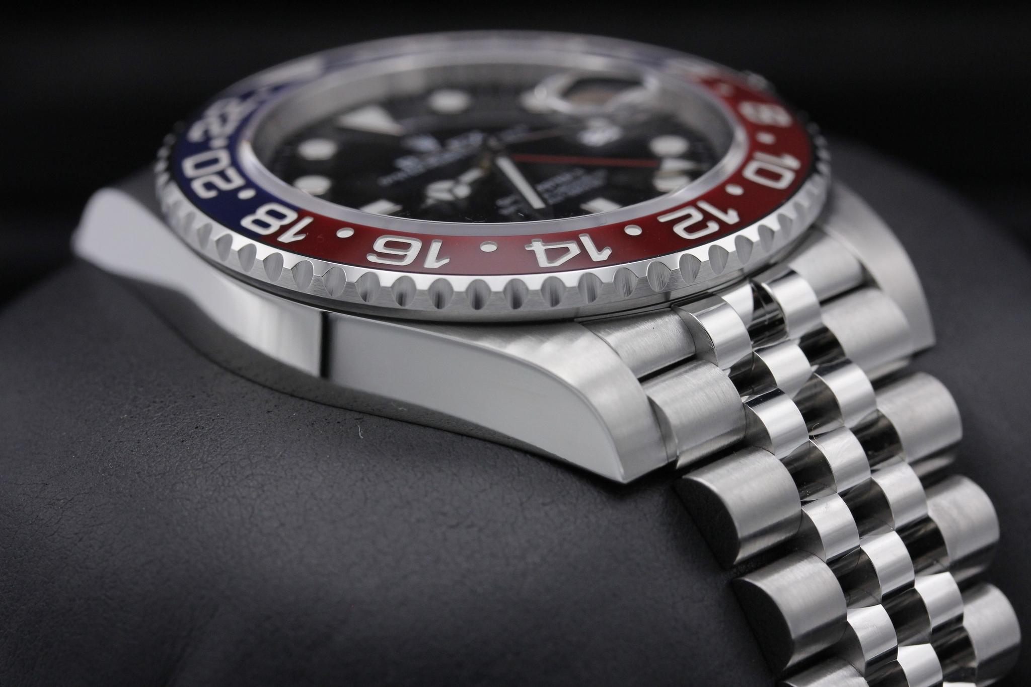 Watch Image 6