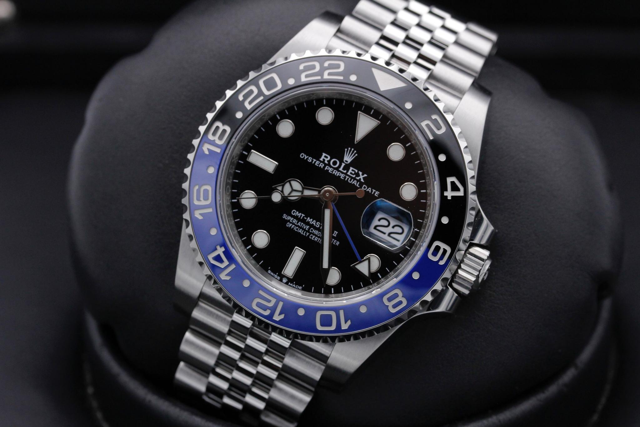 Watch Image 10
