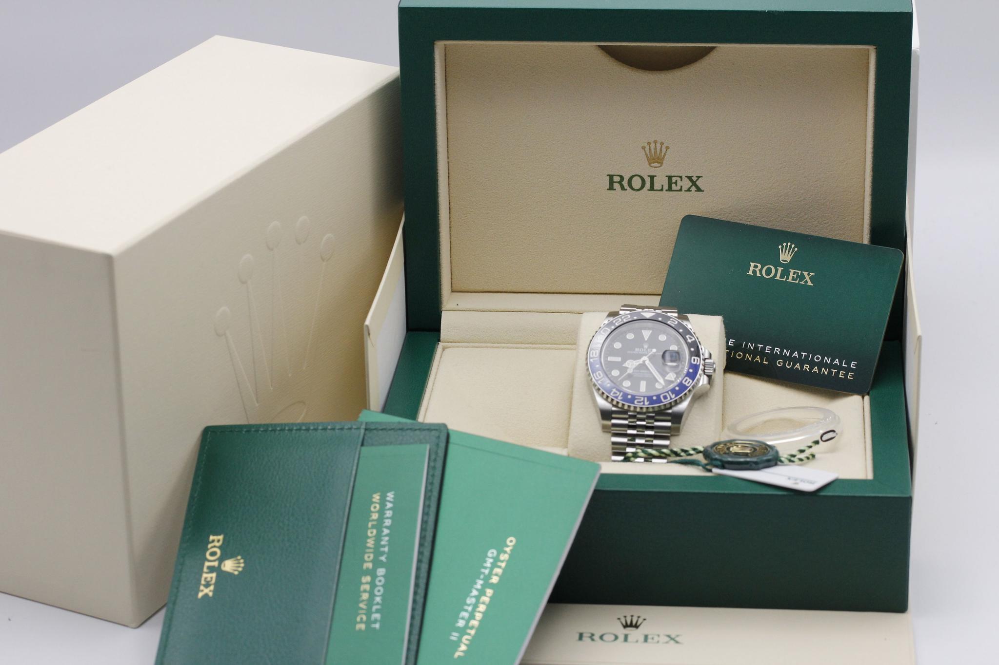 Watch Image 11