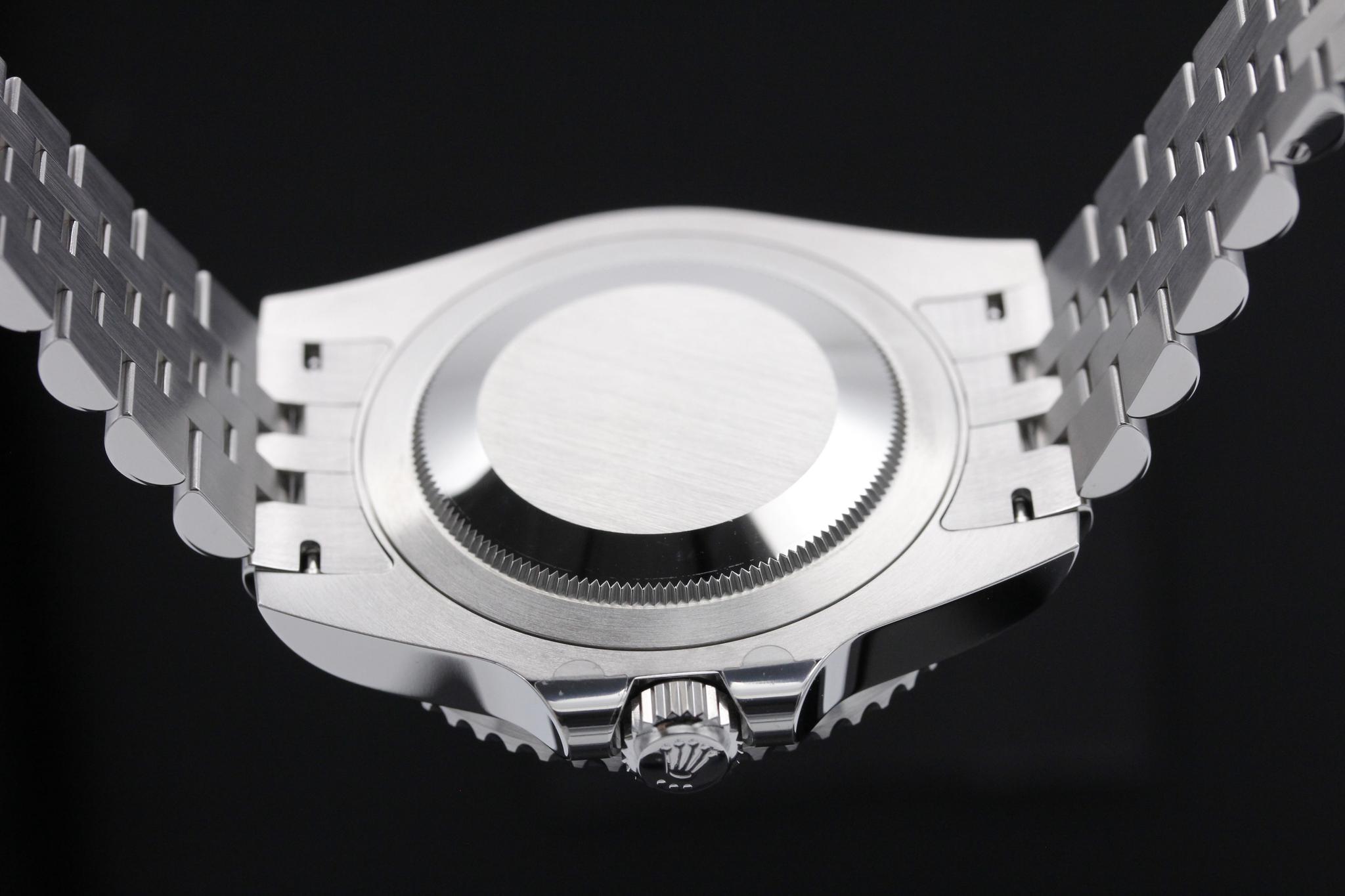 Watch Image 7