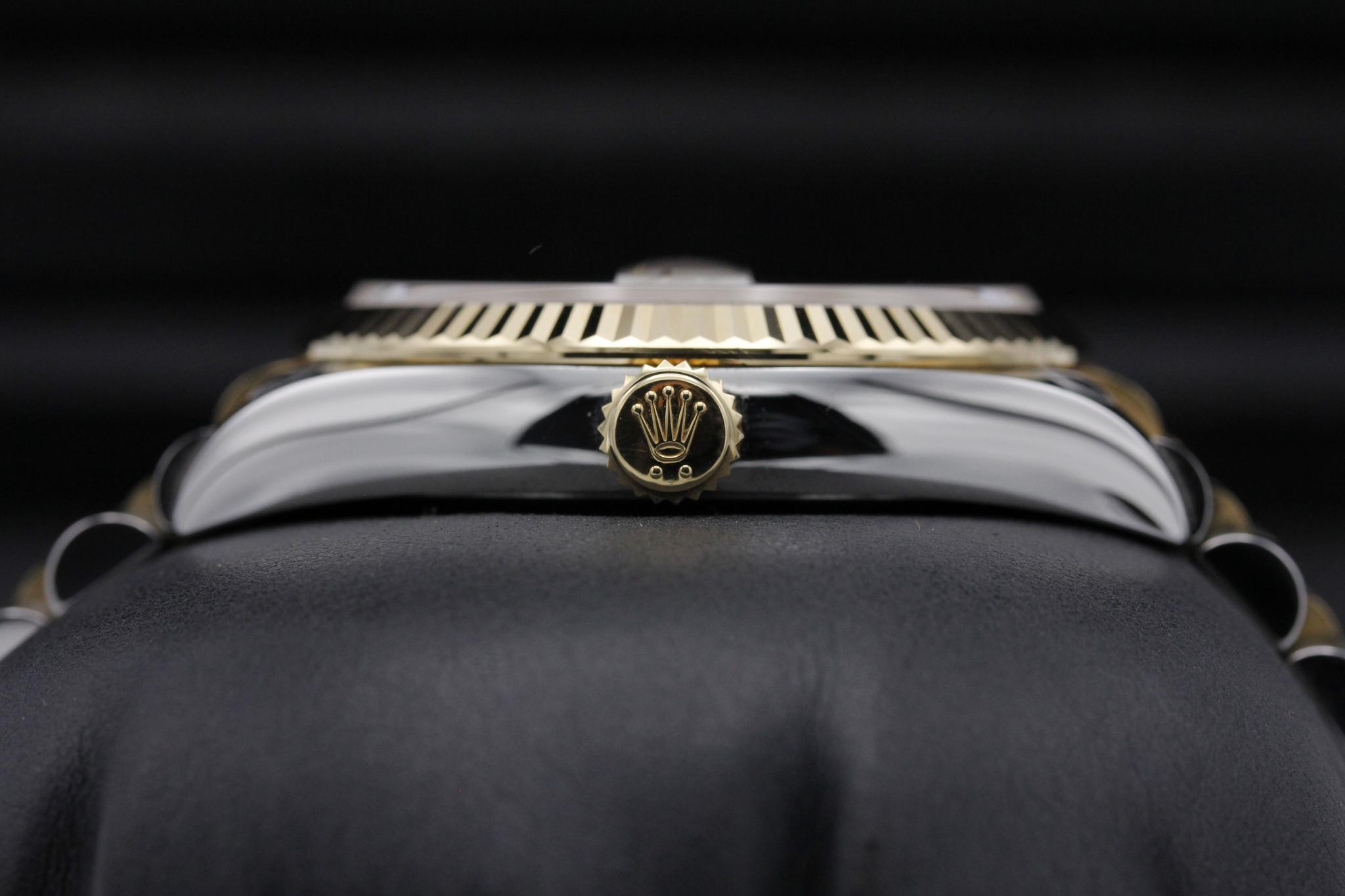 Watch Image 3