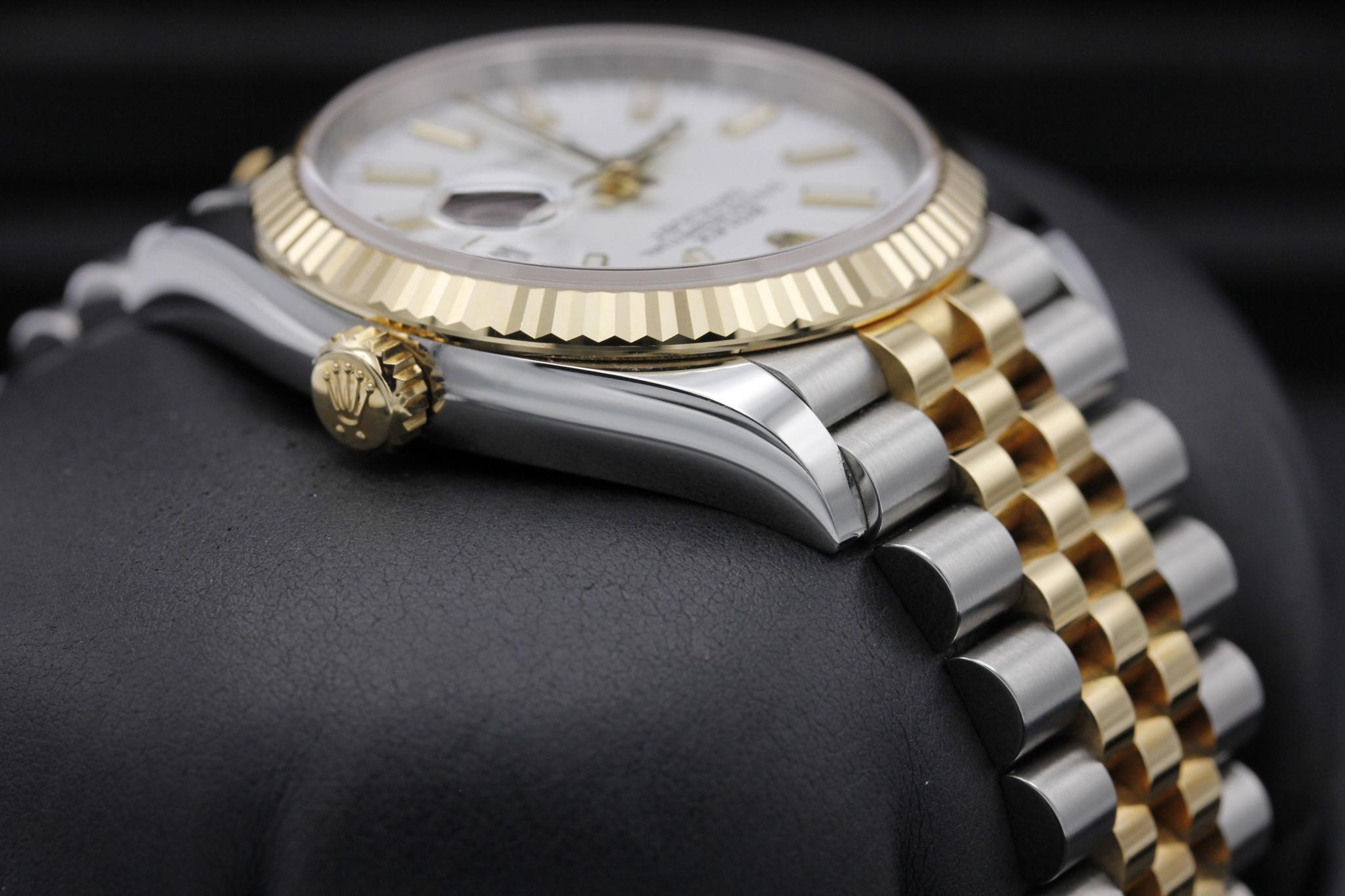 Watch Image 4