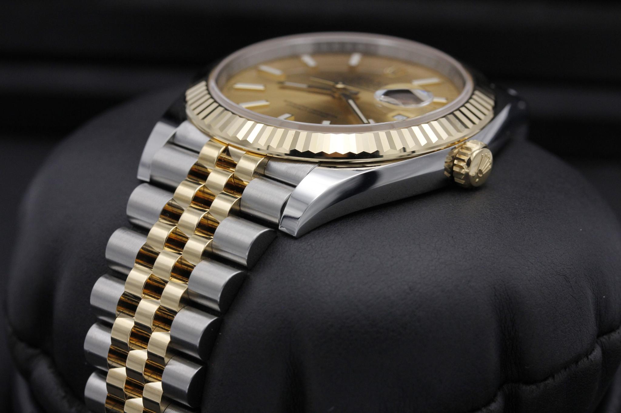Watch Image 2