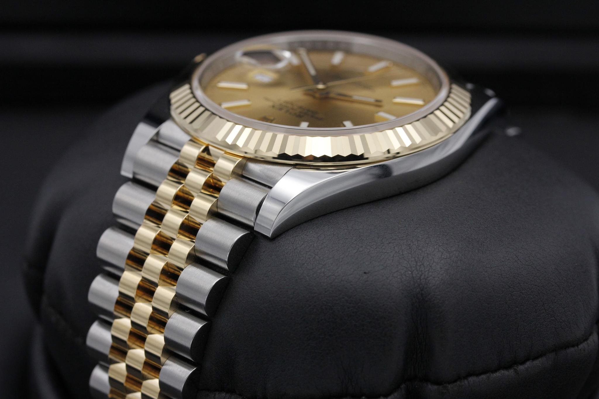 Watch Image 5