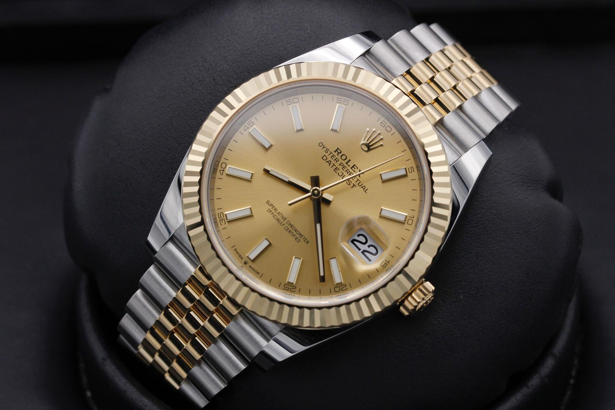 Watch Image 9