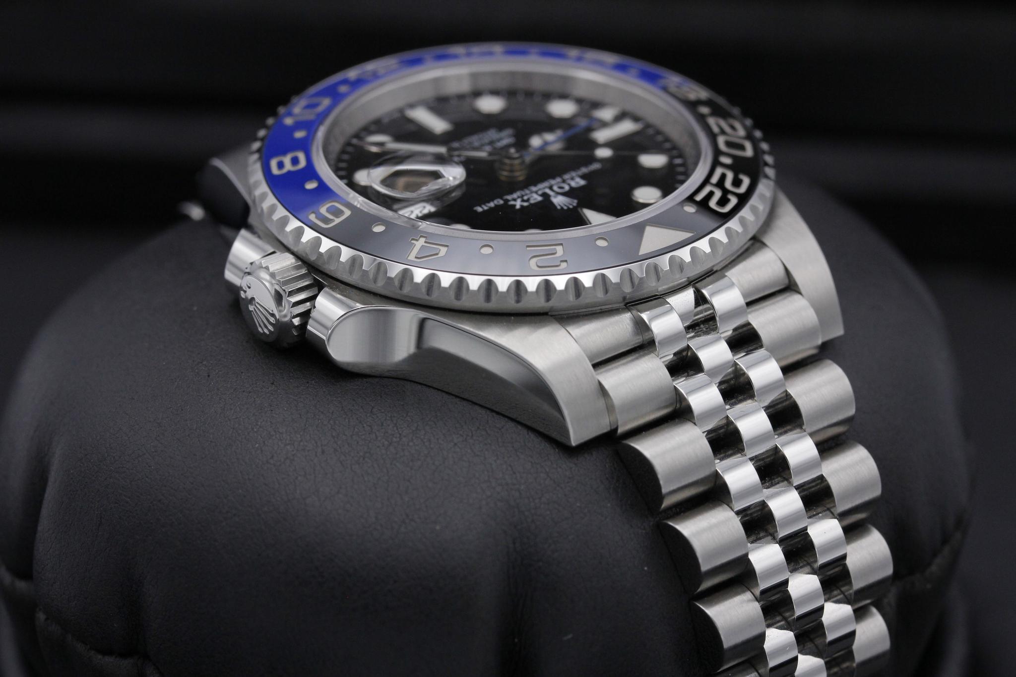 Watch Image 4