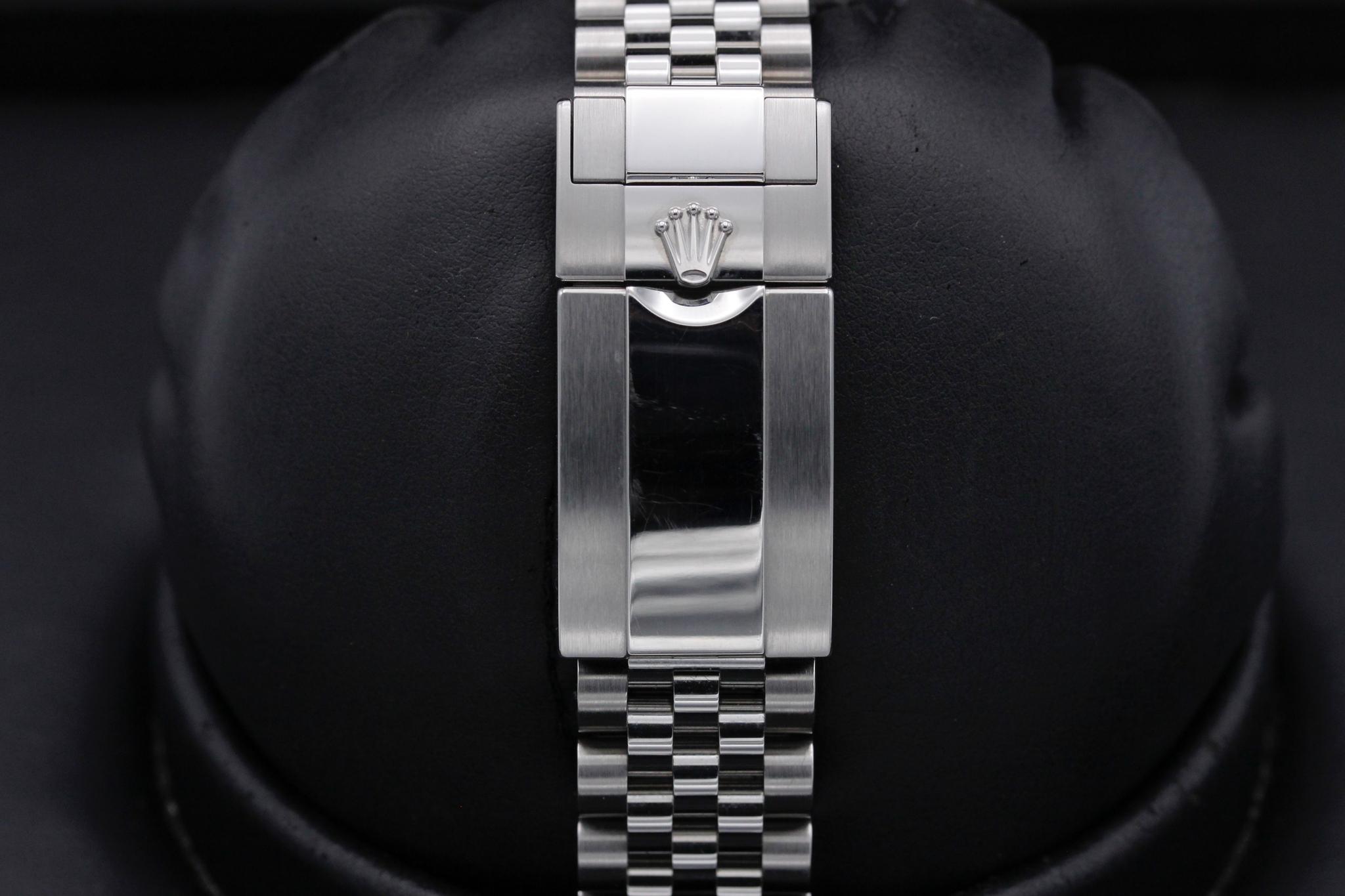 Watch Image 8