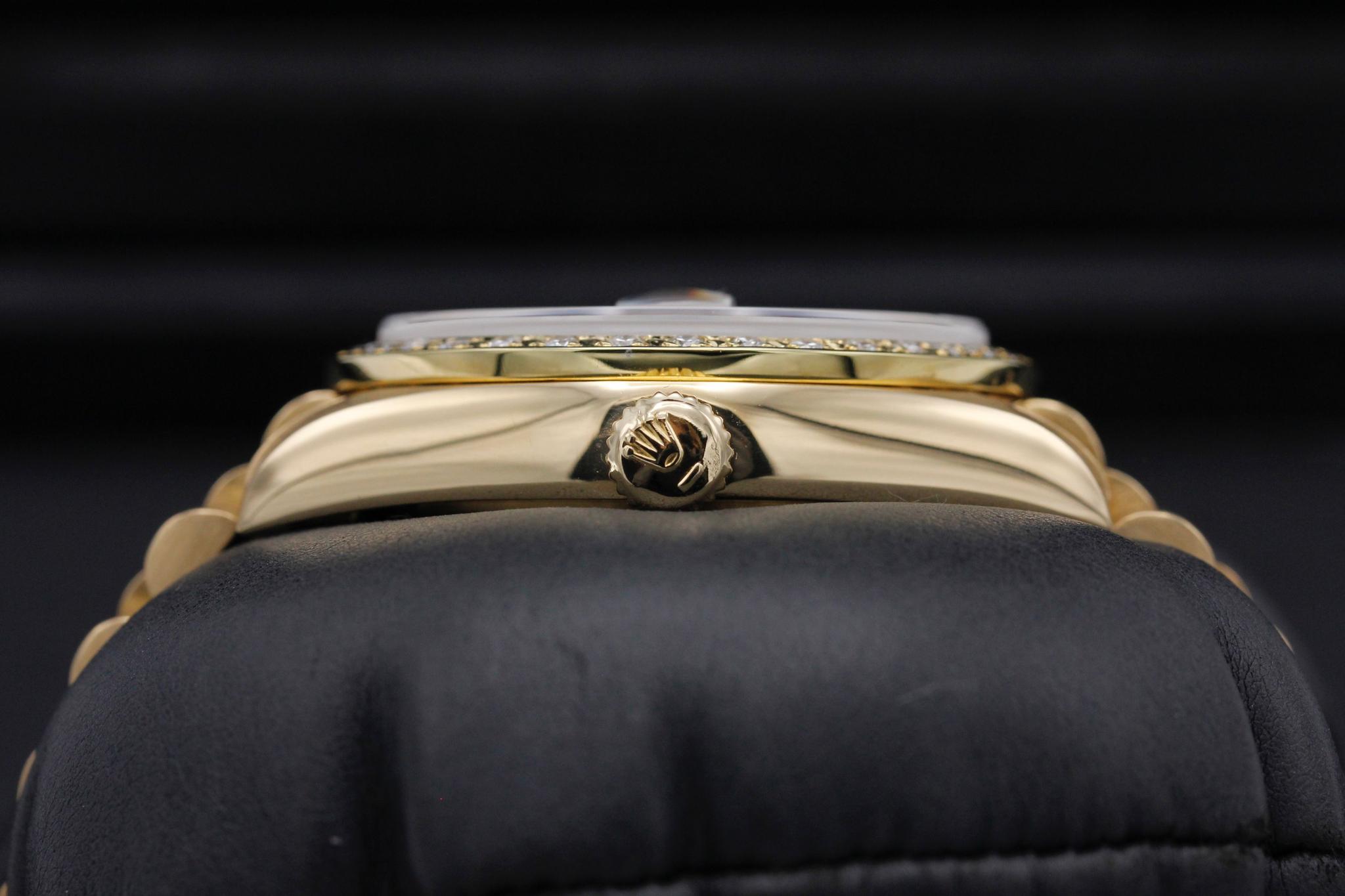 Watch Image 3