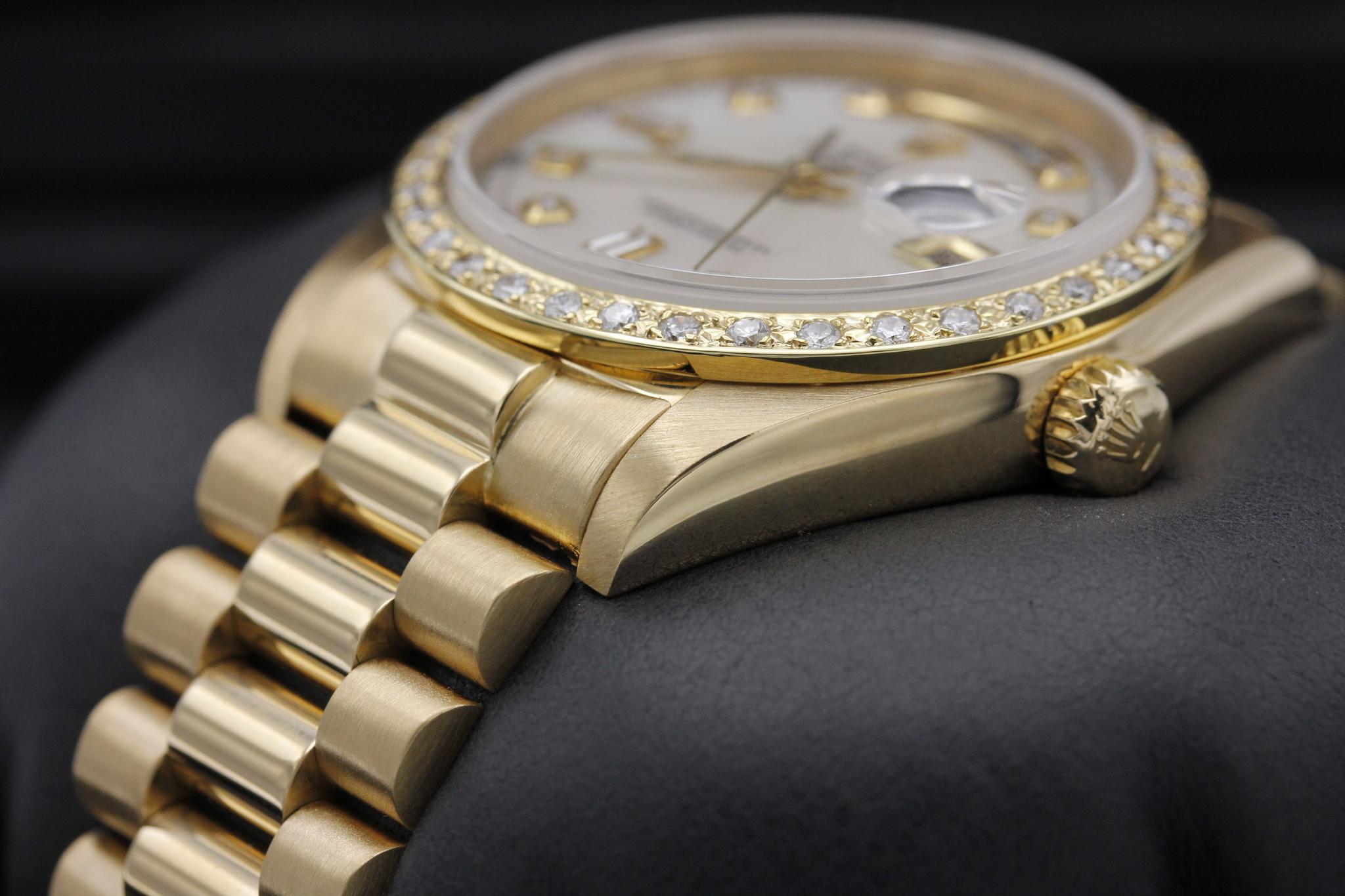 Watch Image 2