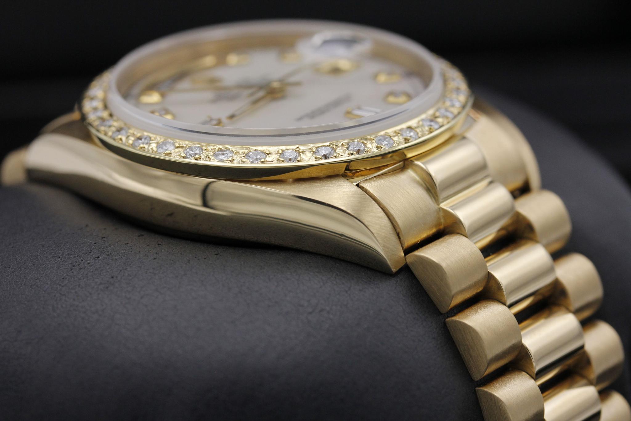 Watch Image 6