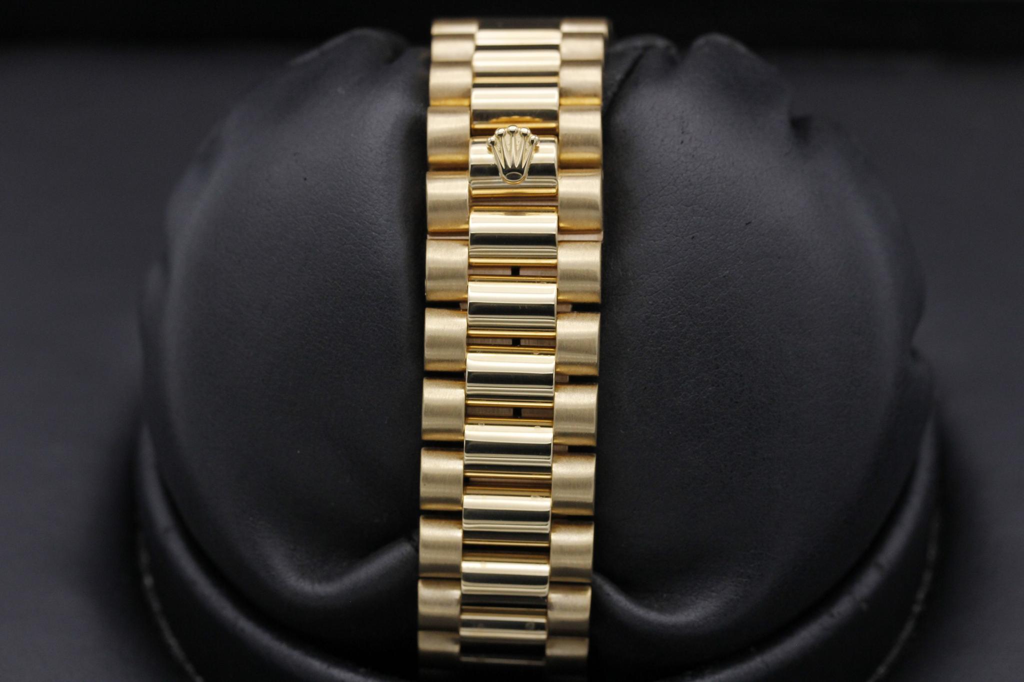Watch Image 8