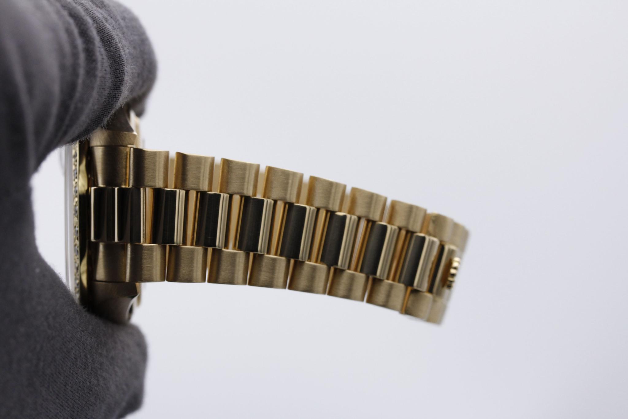 Watch Image 10
