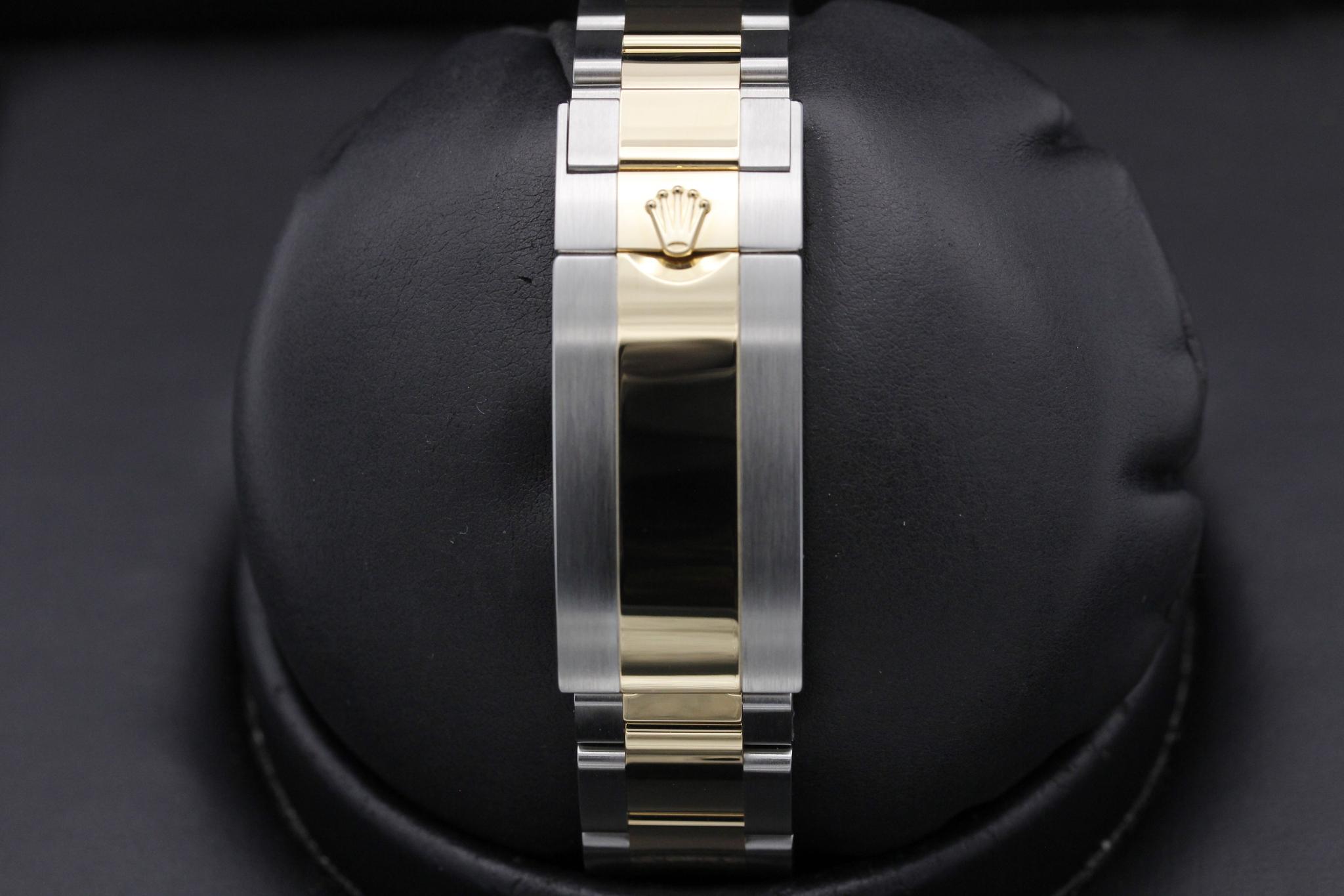 Watch Image 8