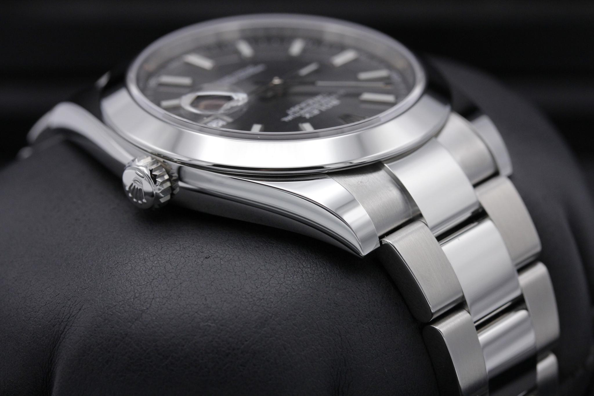Watch Image 4