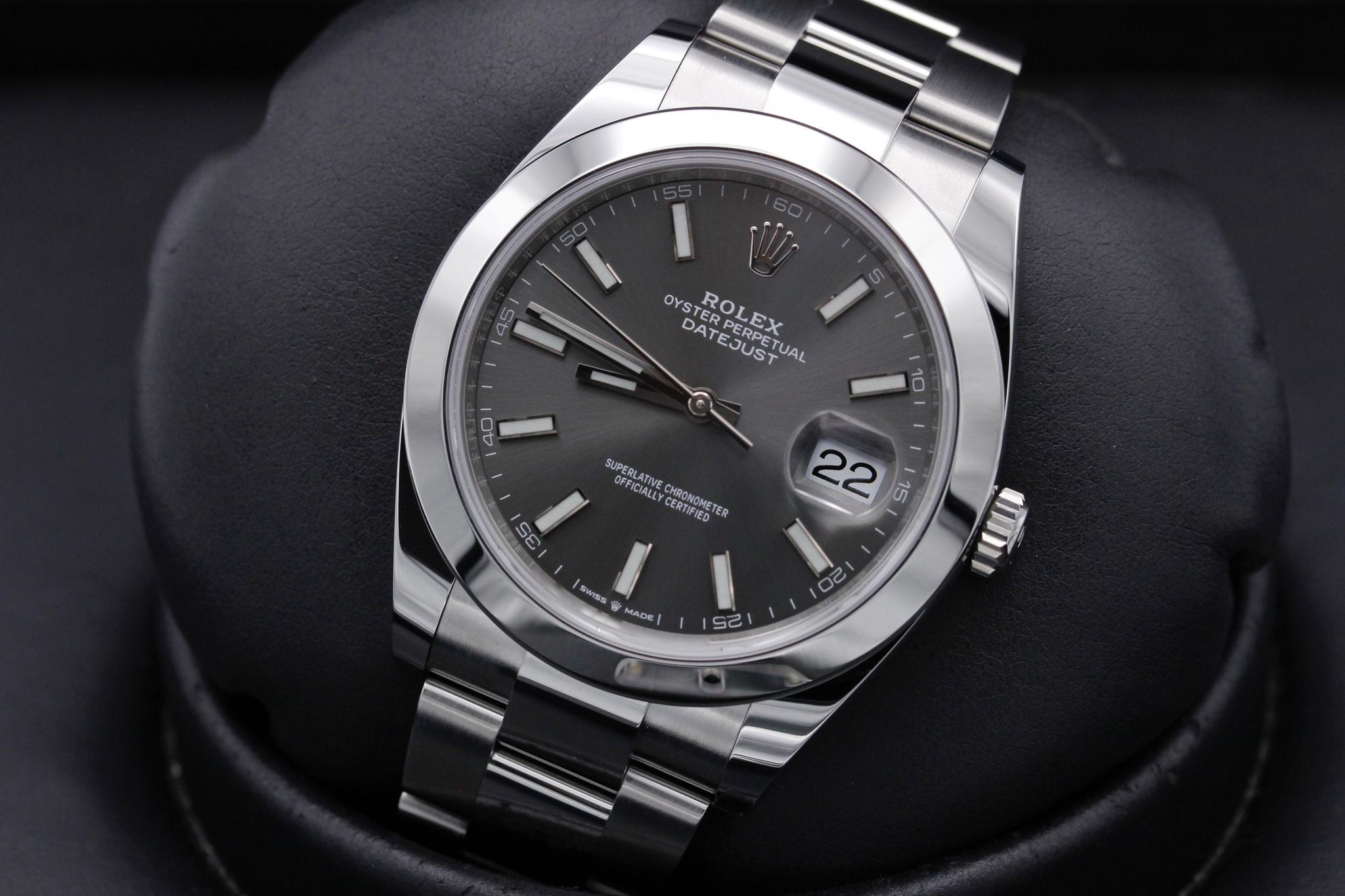 Watch Image 10