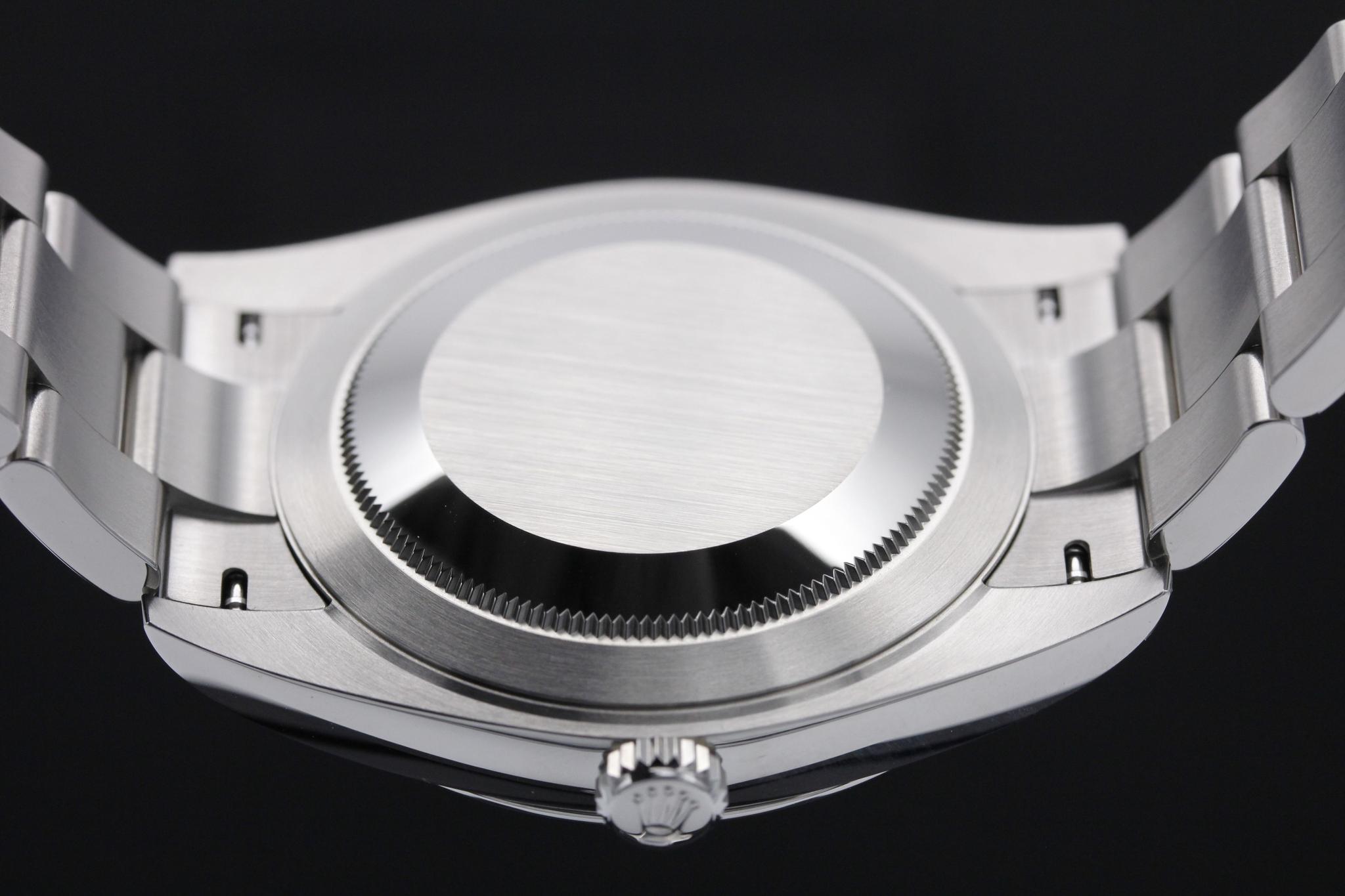 Watch Image 7