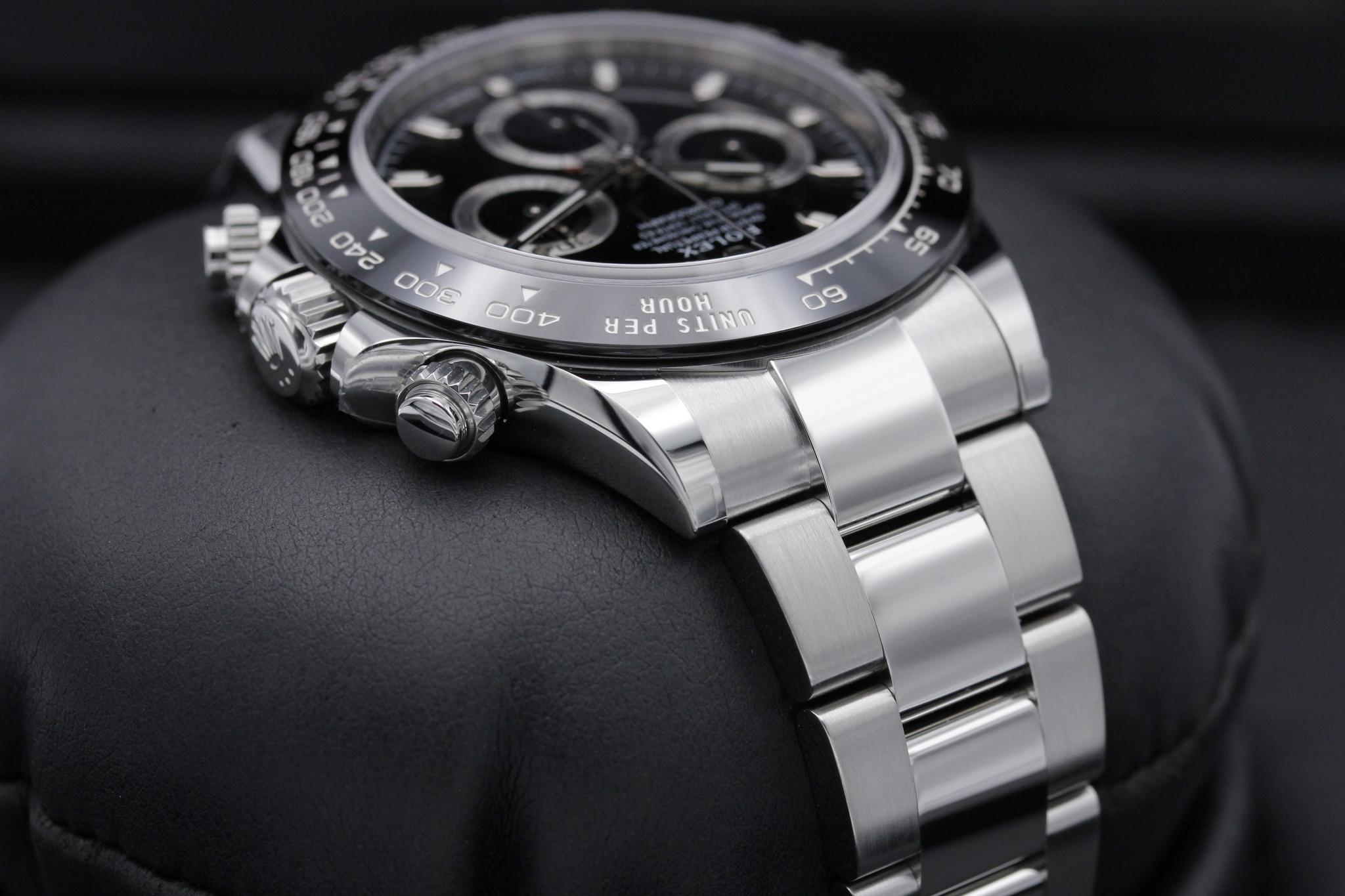 Watch Image 4