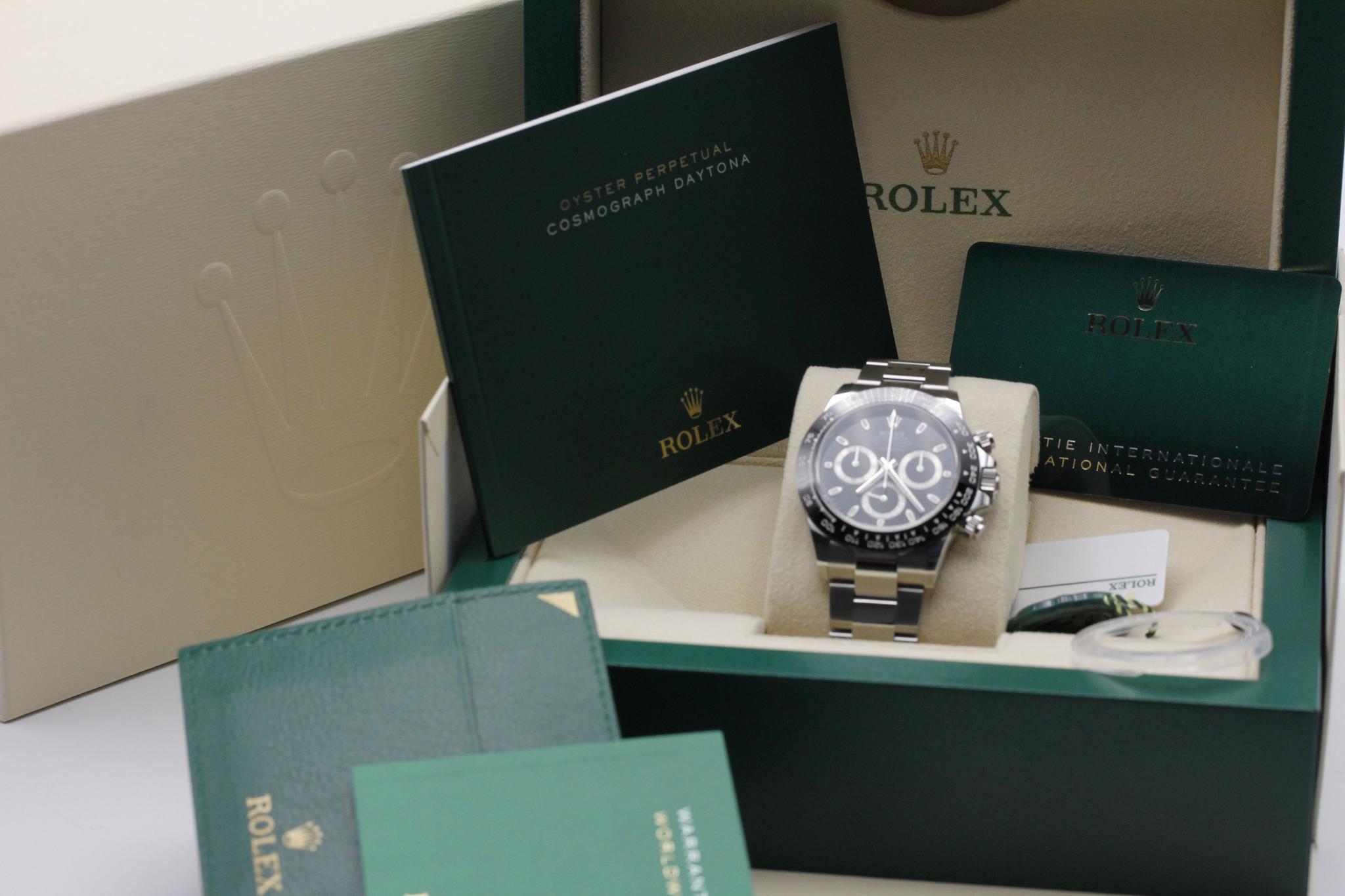 Watch Image 12