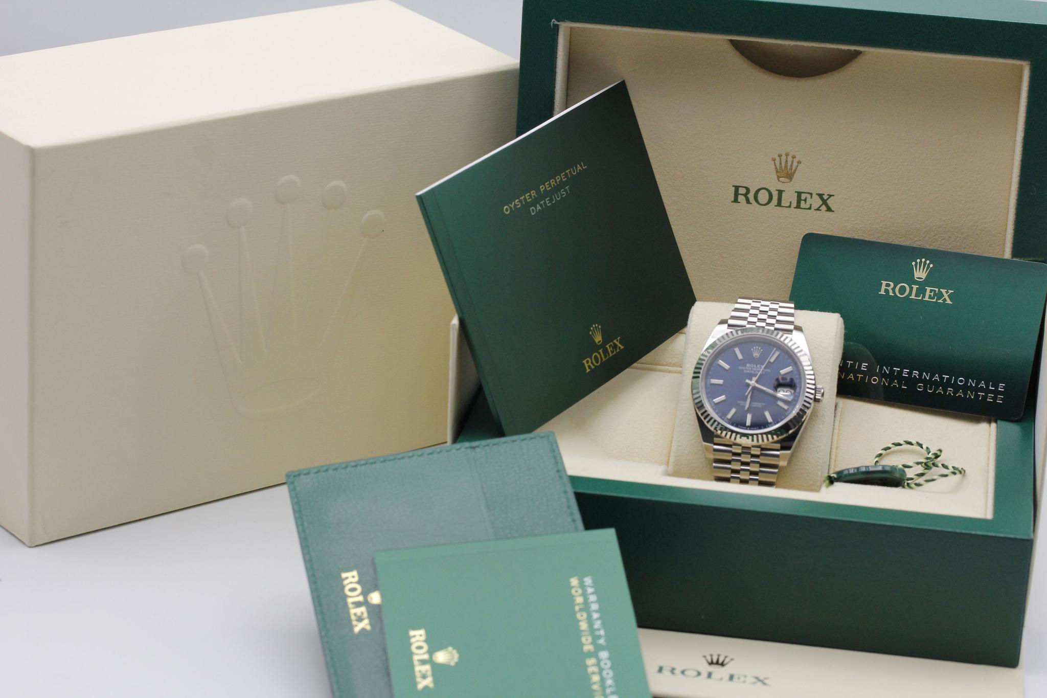 Watch Image 11