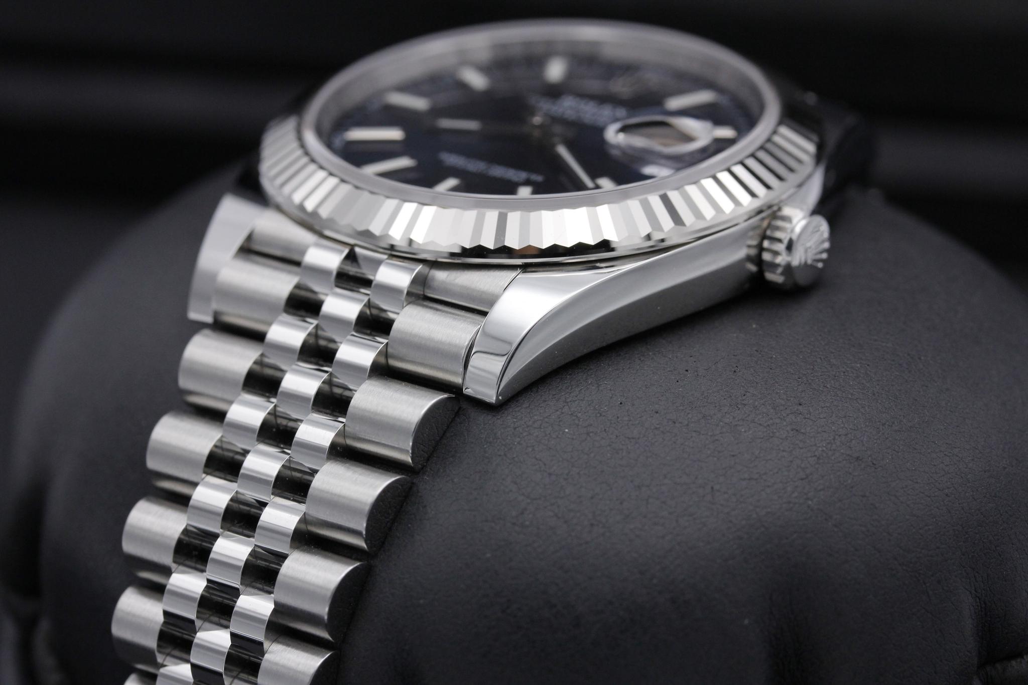 Watch Image 2