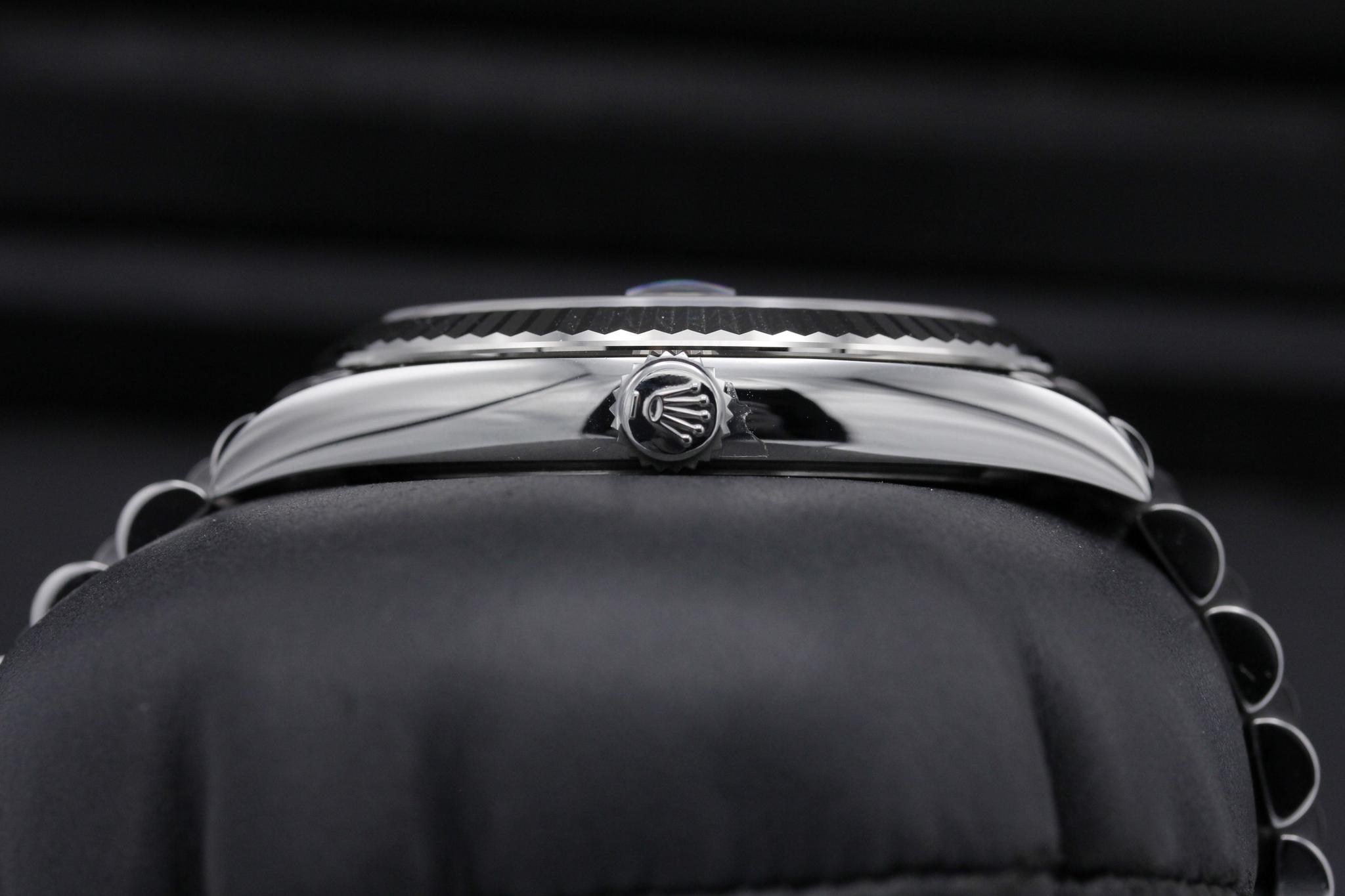 Watch Image 3