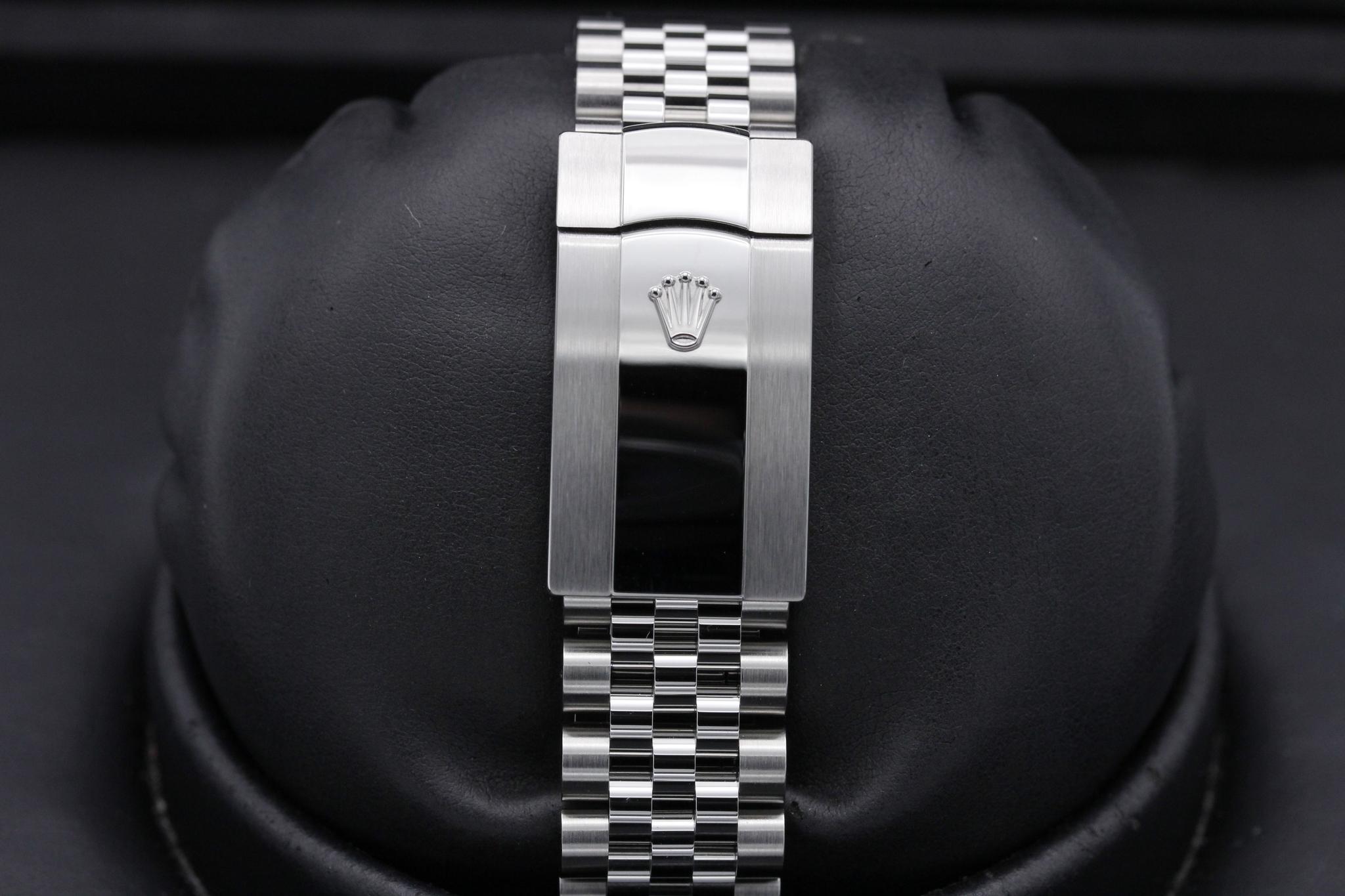 Watch Image 8
