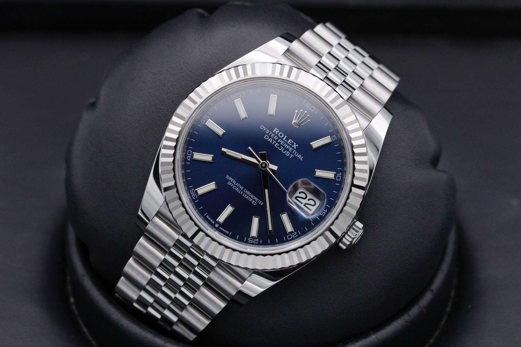 Watch Image 9
