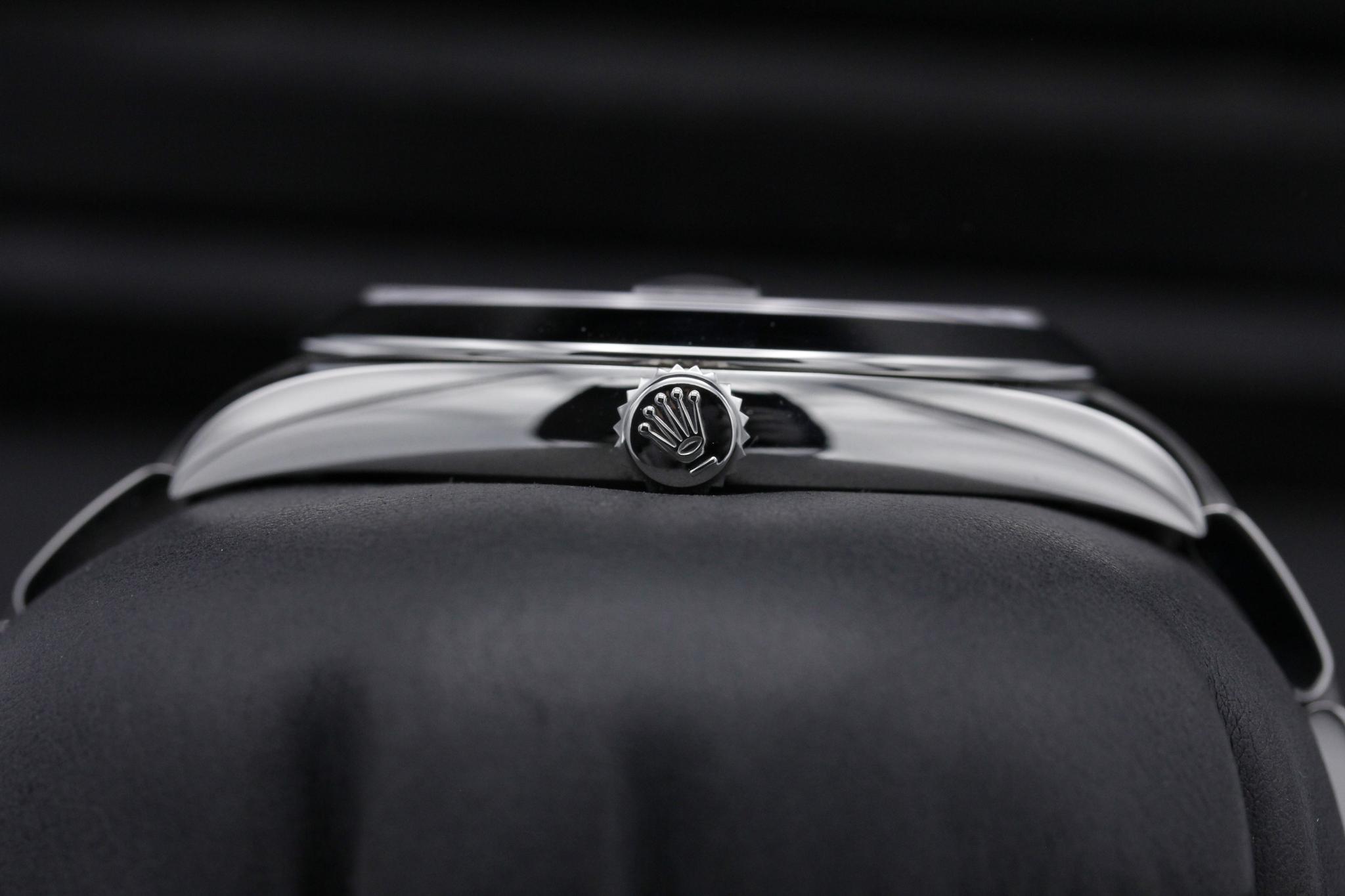 Watch Image 3